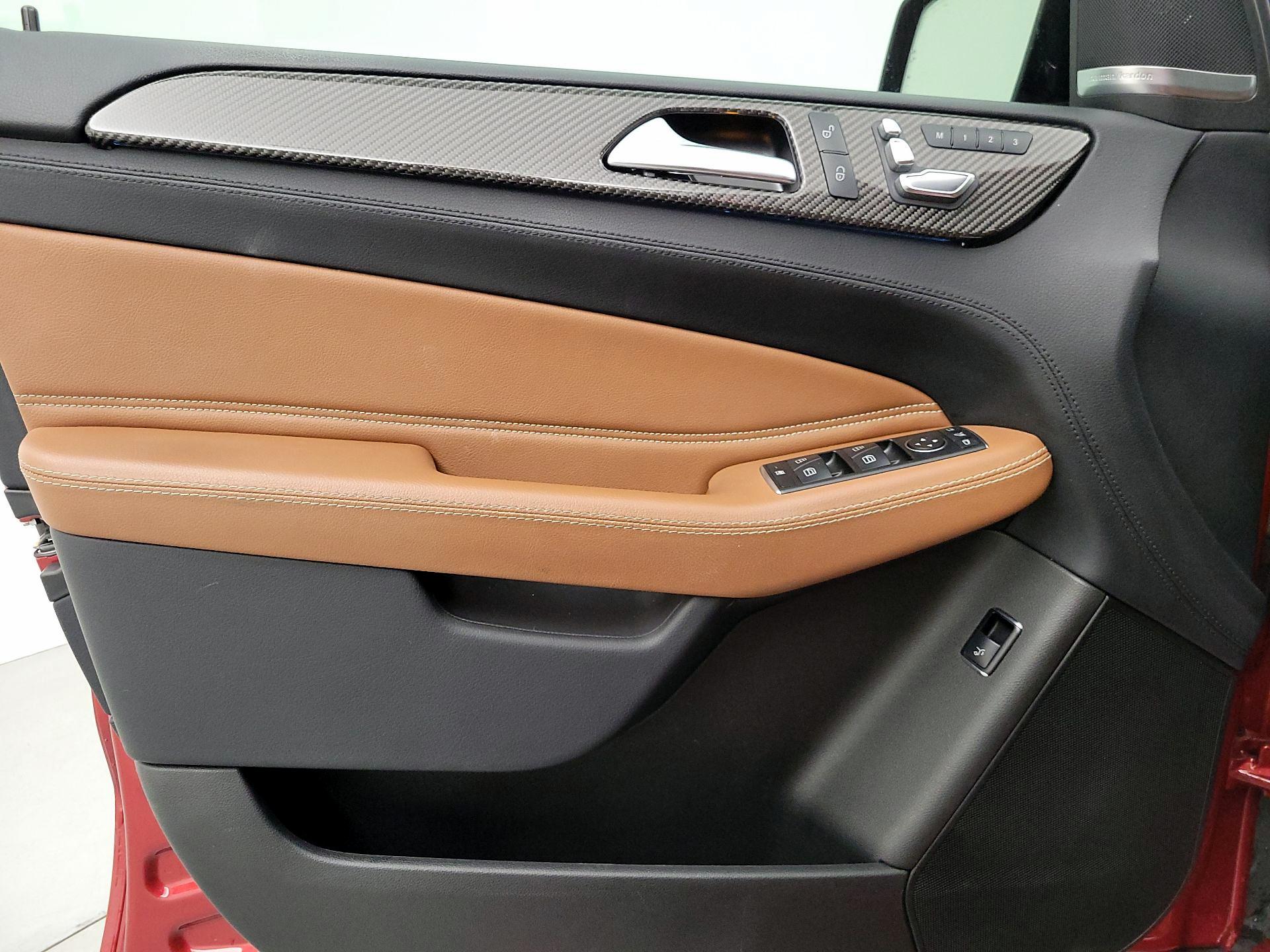 Thumbnail: 2017 Mercedes-Benz GLE - 12