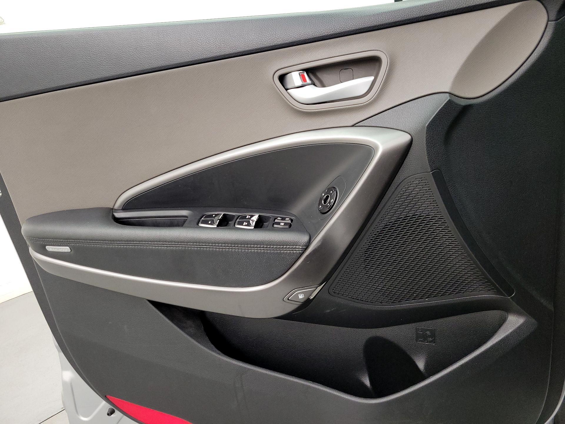 Thumbnail: 2017 Hyundai Santa Fe - 12