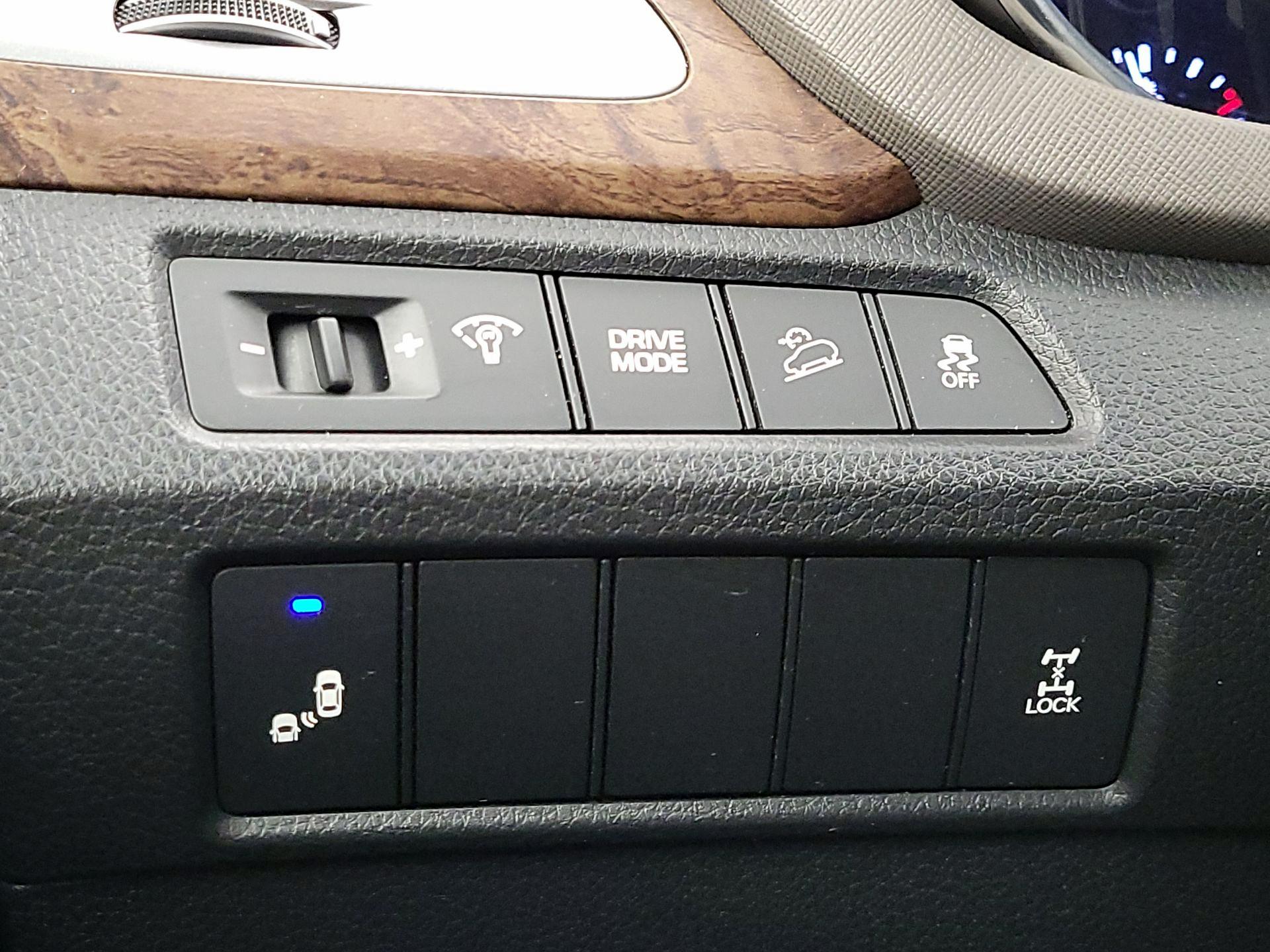 Thumbnail: 2017 Hyundai Santa Fe - 13