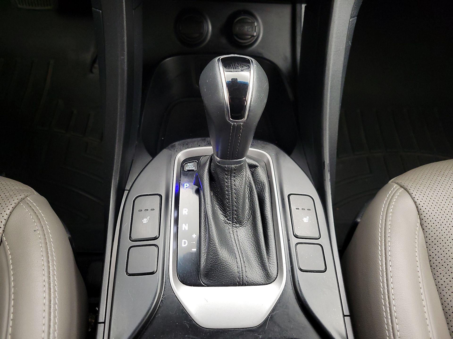 Thumbnail: 2017 Hyundai Santa Fe - 17