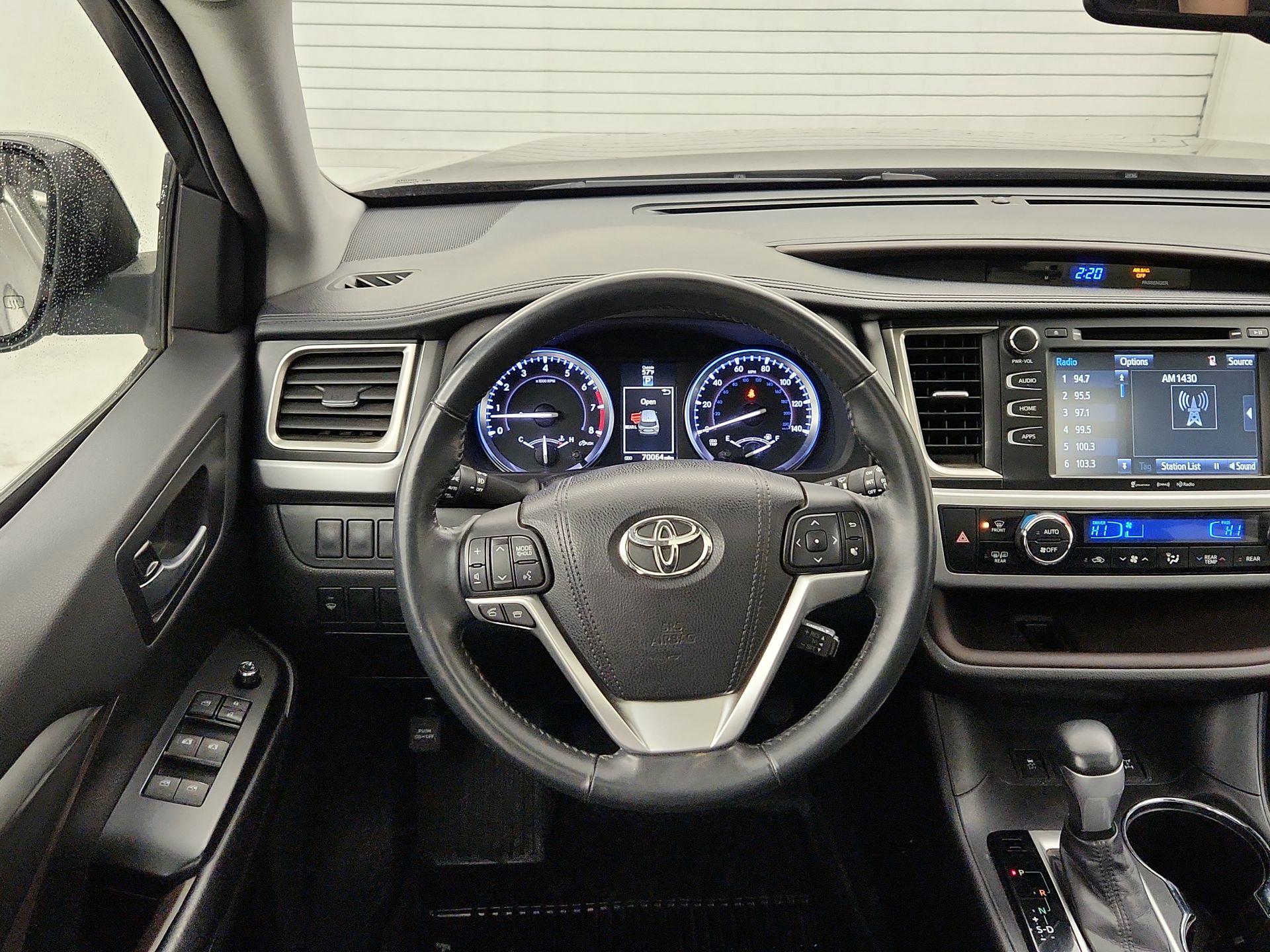 Thumbnail: 2016 Toyota Highlander - 10