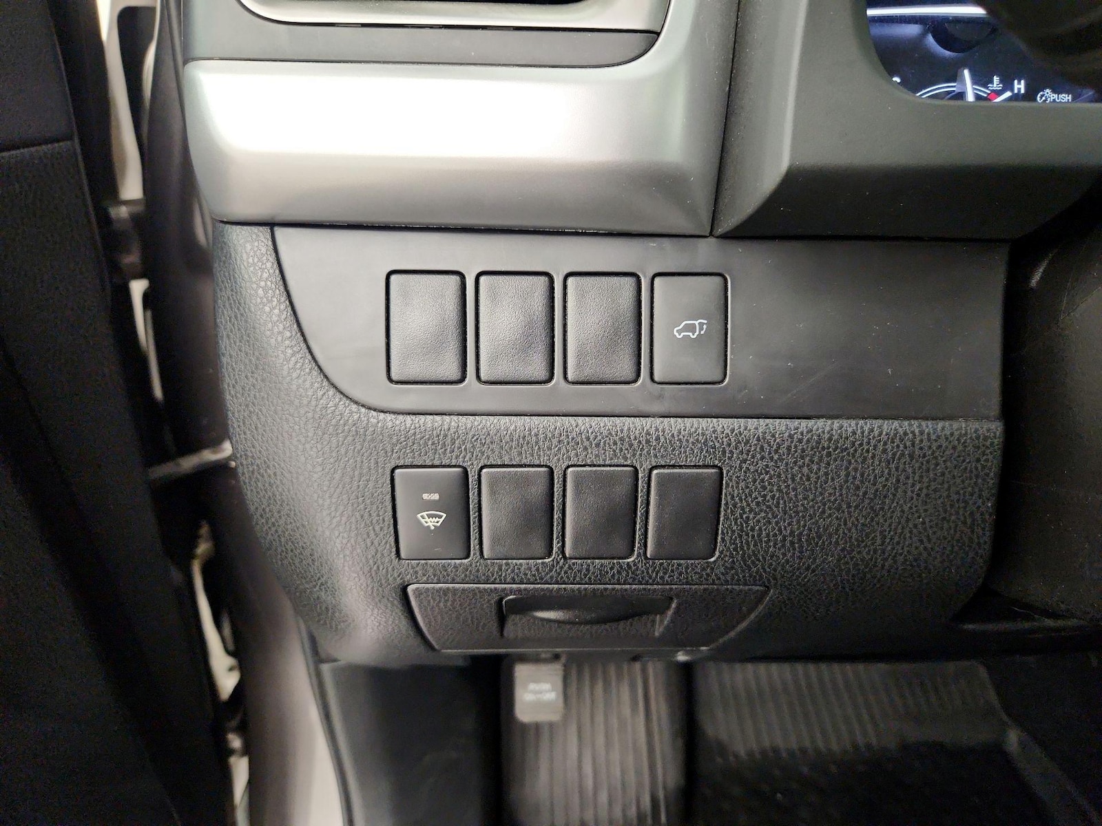 2016 Toyota Highlander XLE - Photo 14