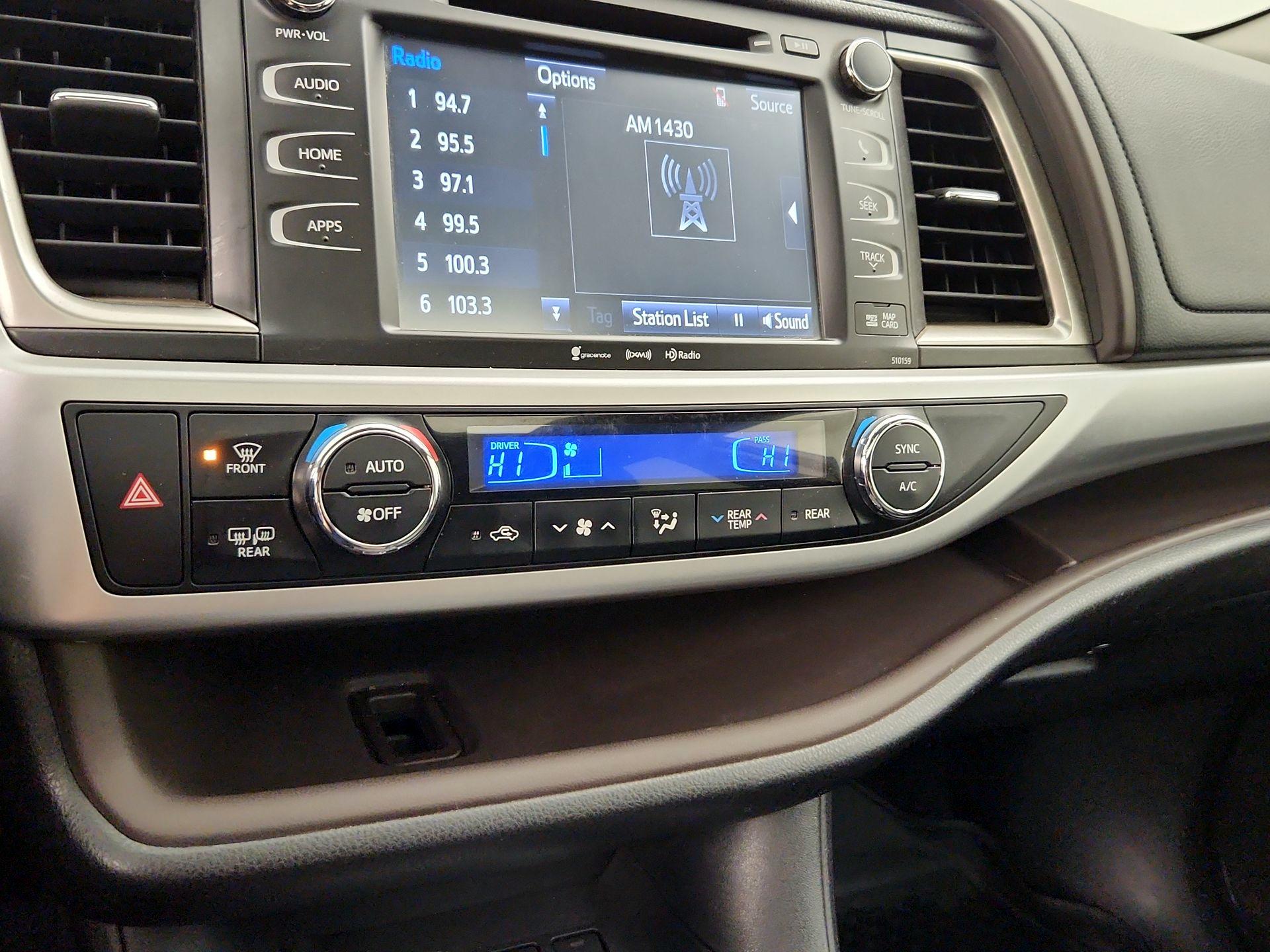 Thumbnail: 2016 Toyota Highlander - 16