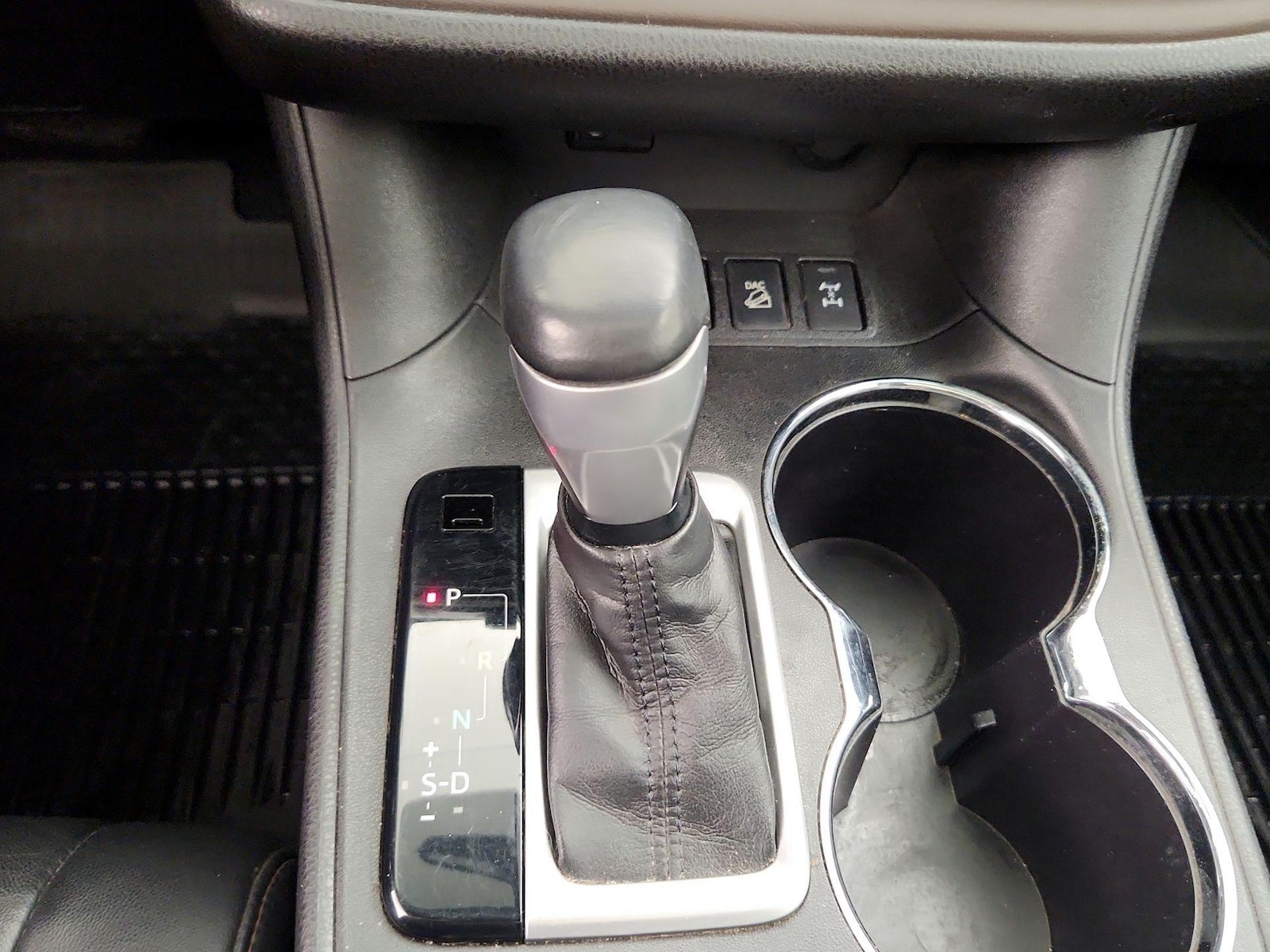 2016 Toyota Highlander XLE - Photo 18