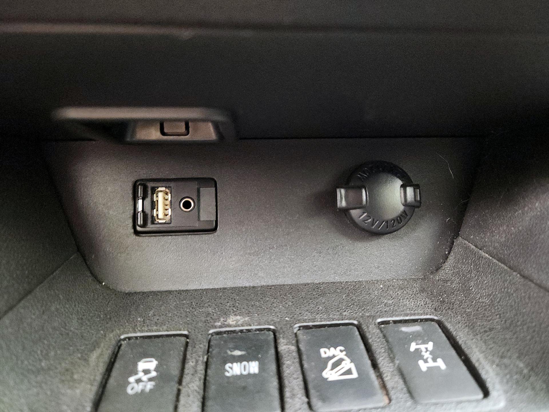 Thumbnail: 2016 Toyota Highlander - 18