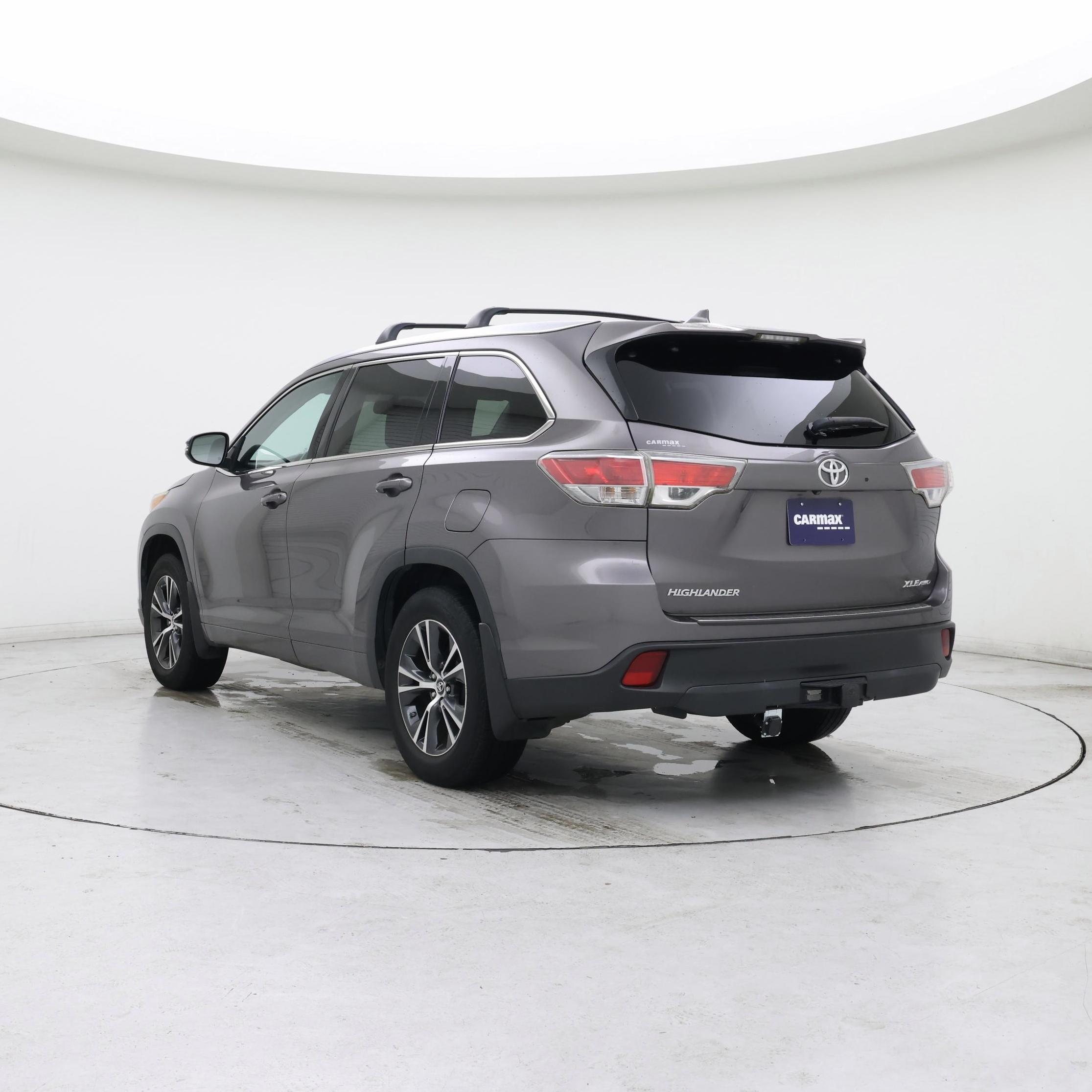 Thumbnail: 2016 Toyota Highlander - 2