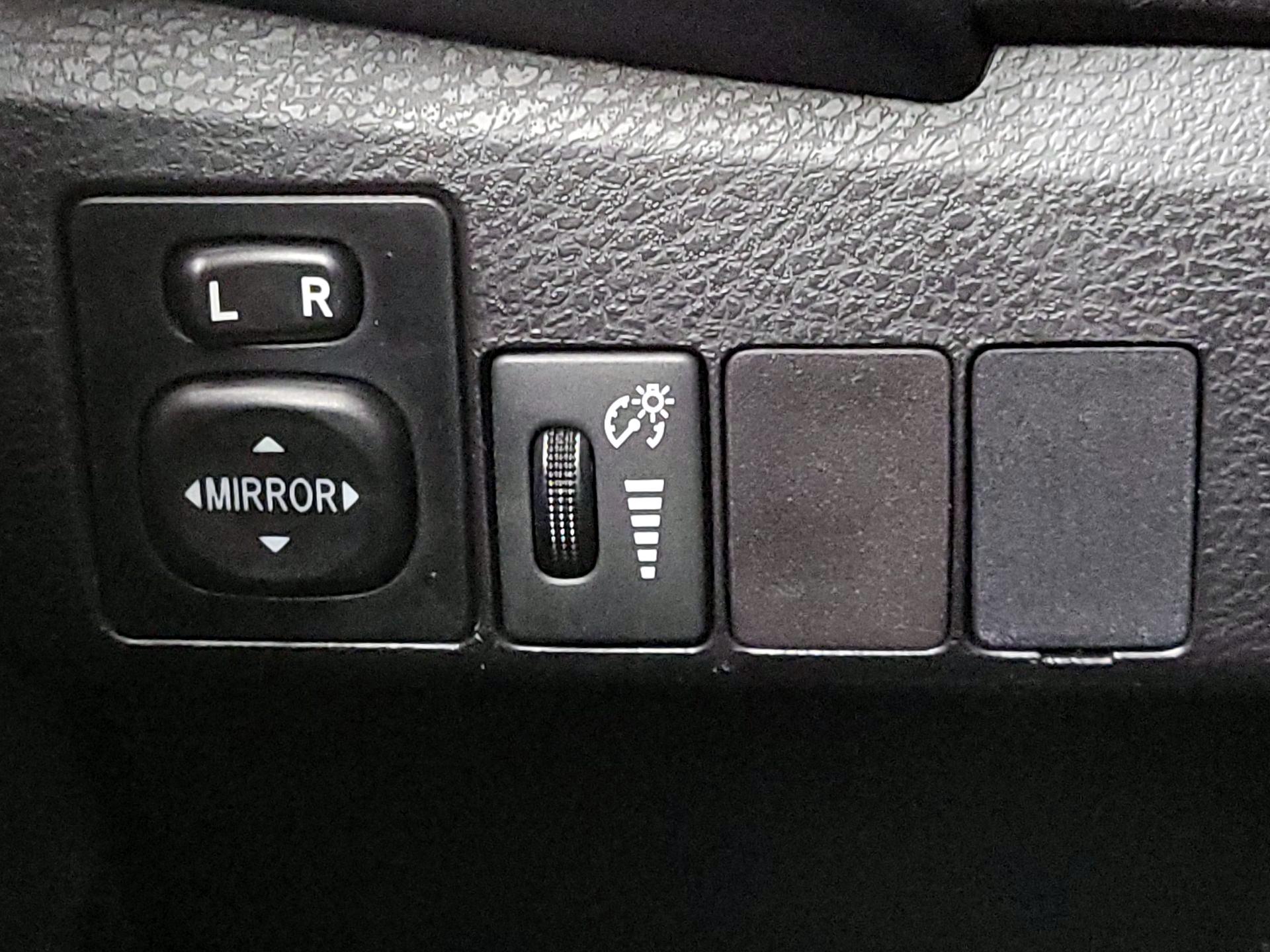 Thumbnail: 2014 Toyota Corolla - 13