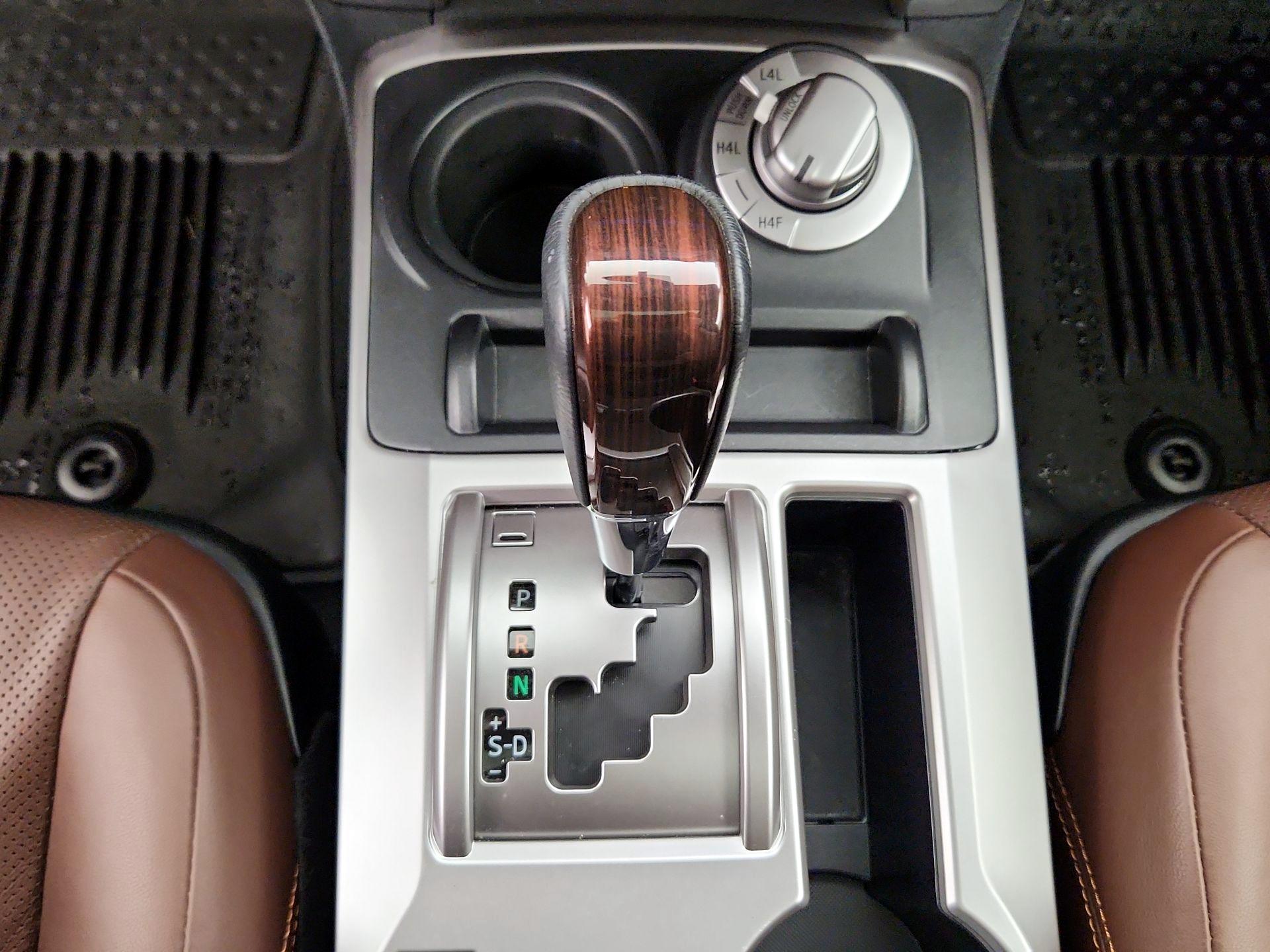 Thumbnail: 2019 Toyota 4Runner - 17