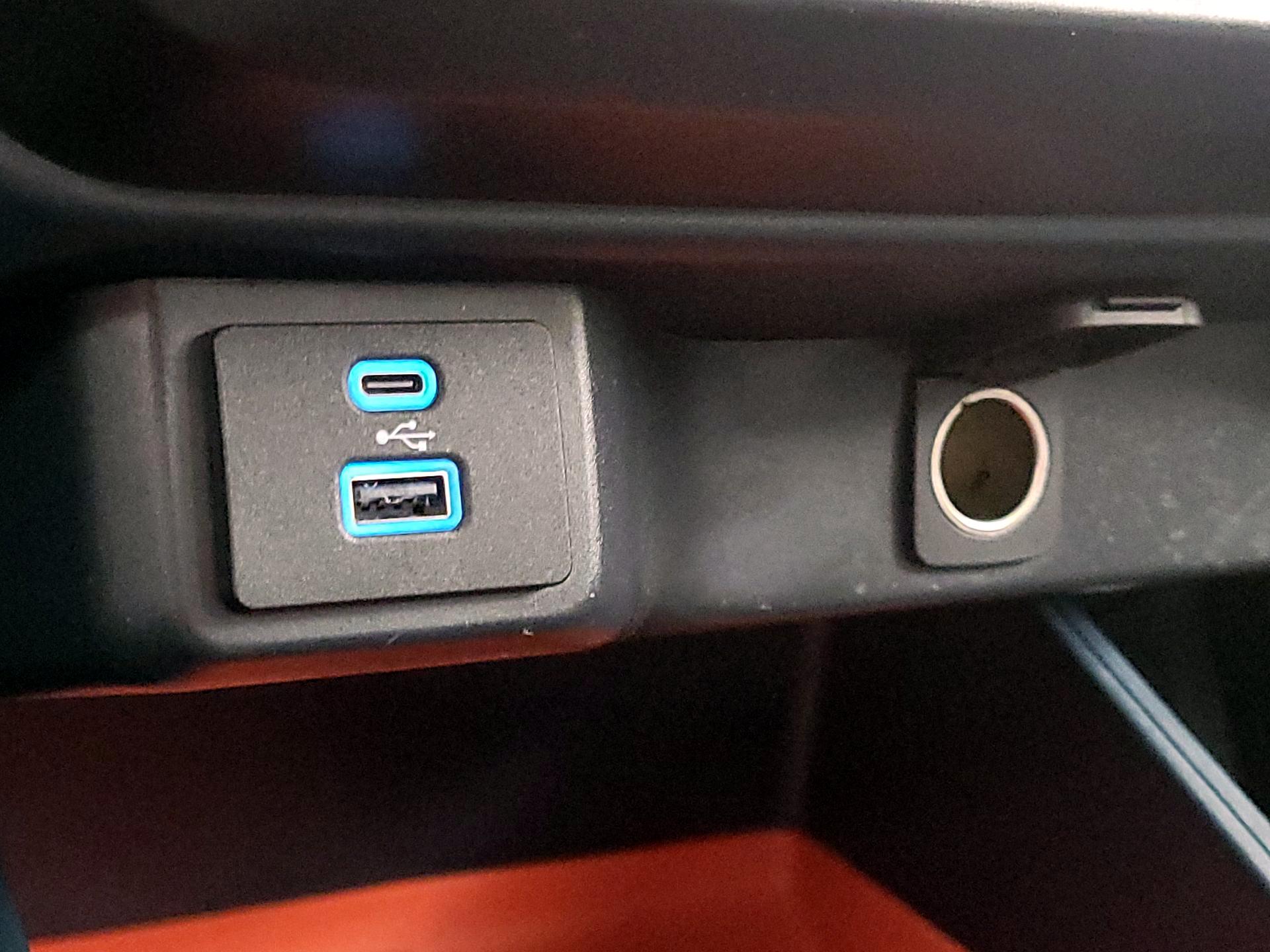 Thumbnail: 2022 Ford Maverick - 18