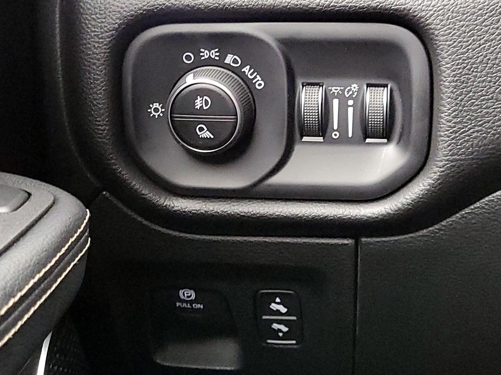 Thumbnail: 2025 RAM 1500 - 13