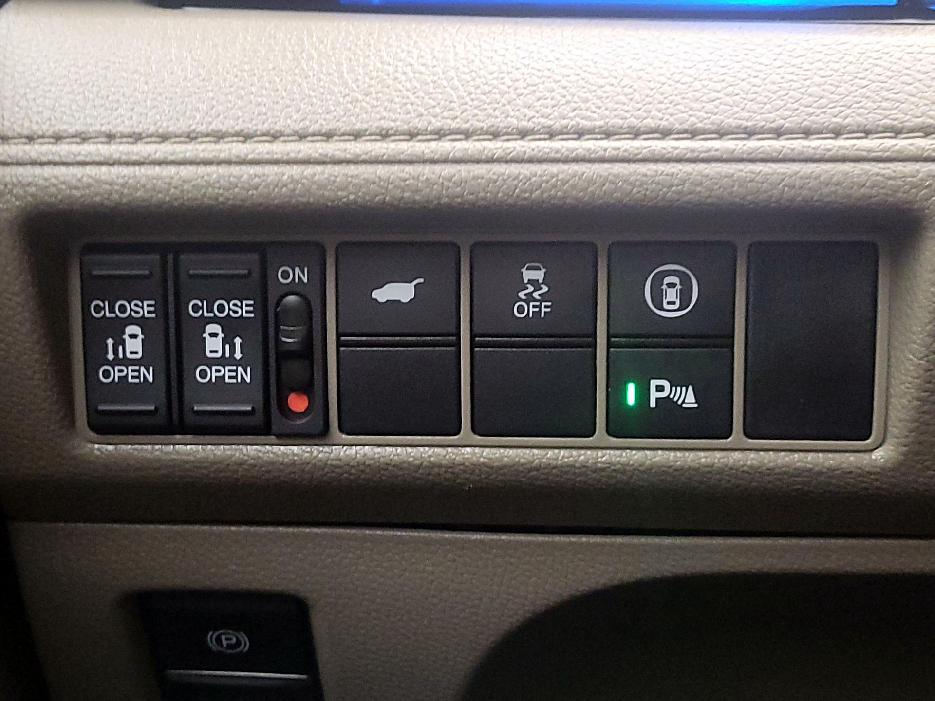 Thumbnail: 2023 Honda Odyssey - 13