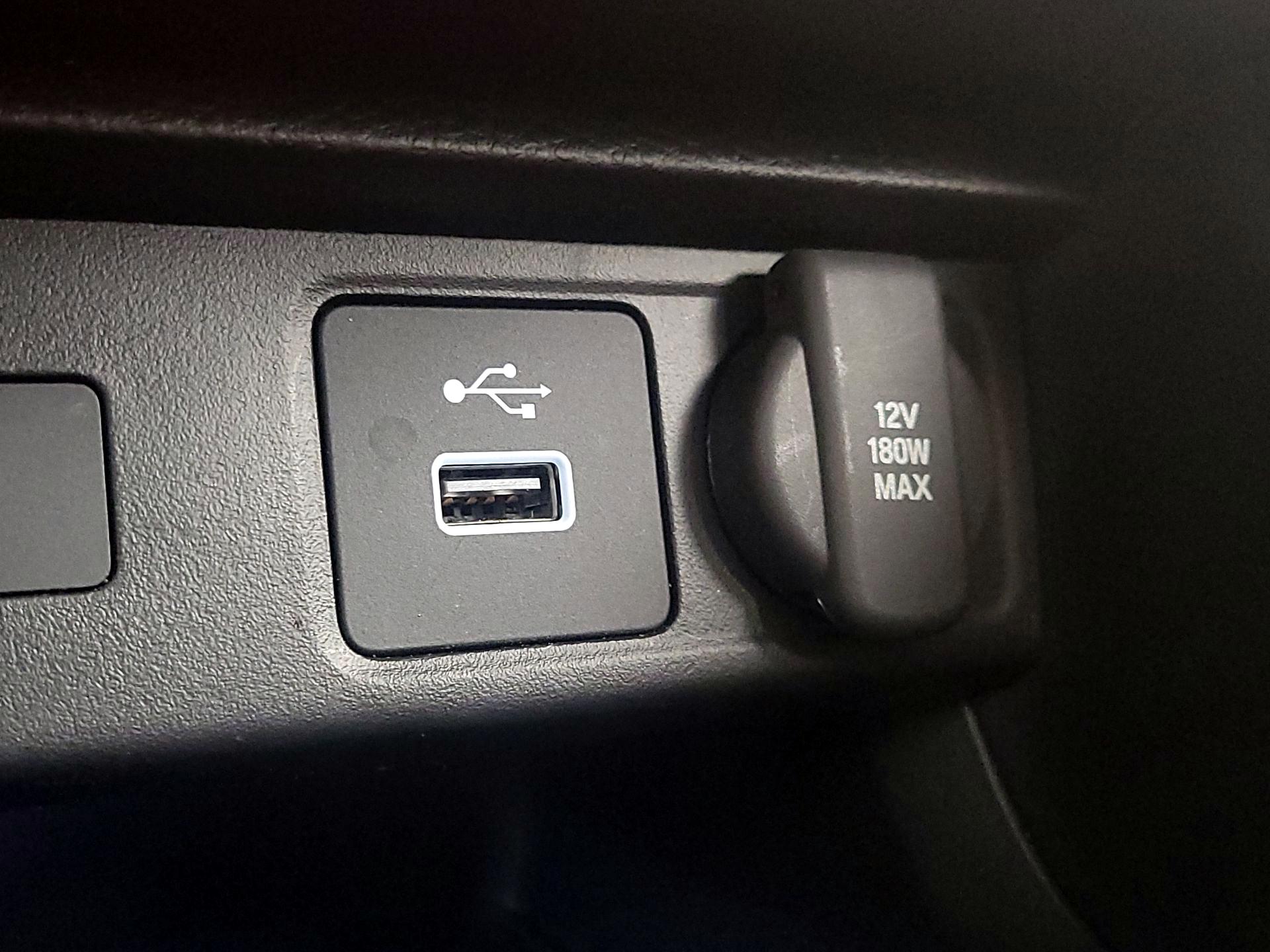 Thumbnail: 2023 Acura Integra - 18