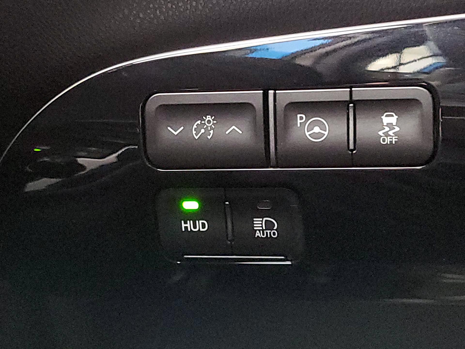 Thumbnail: 2021 Toyota Prius - 13