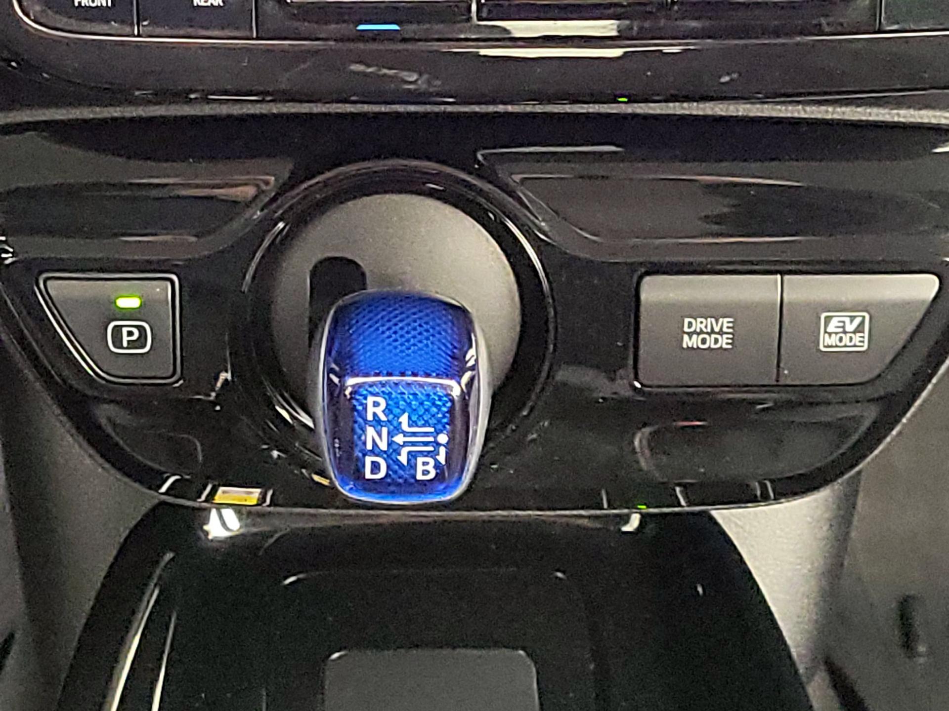 Thumbnail: 2021 Toyota Prius - 18