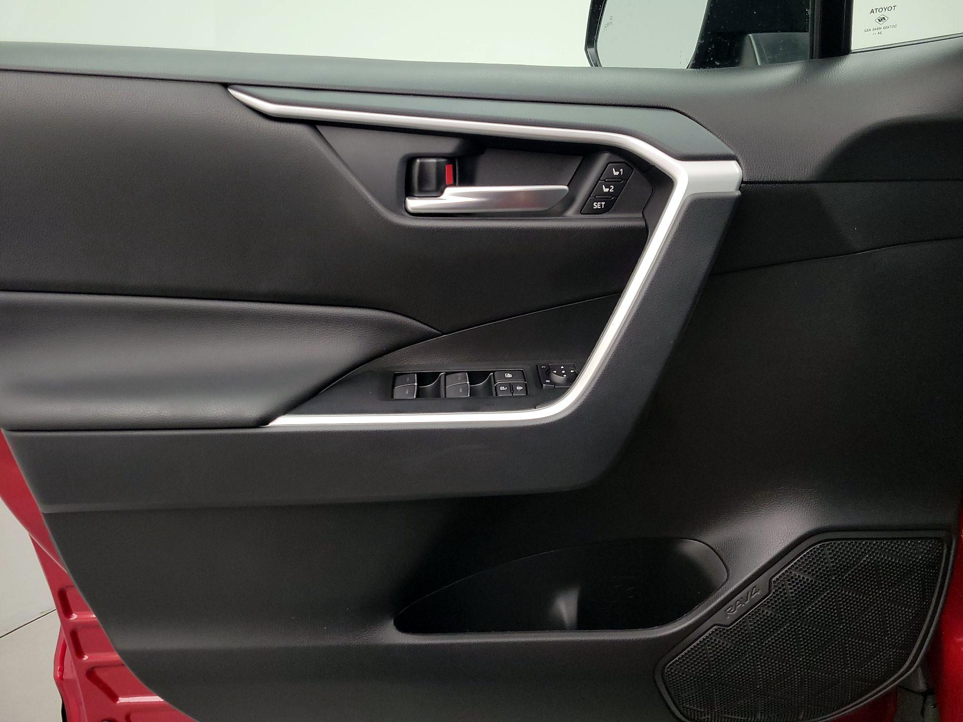 Thumbnail: 2025 Toyota RAV4 - 12