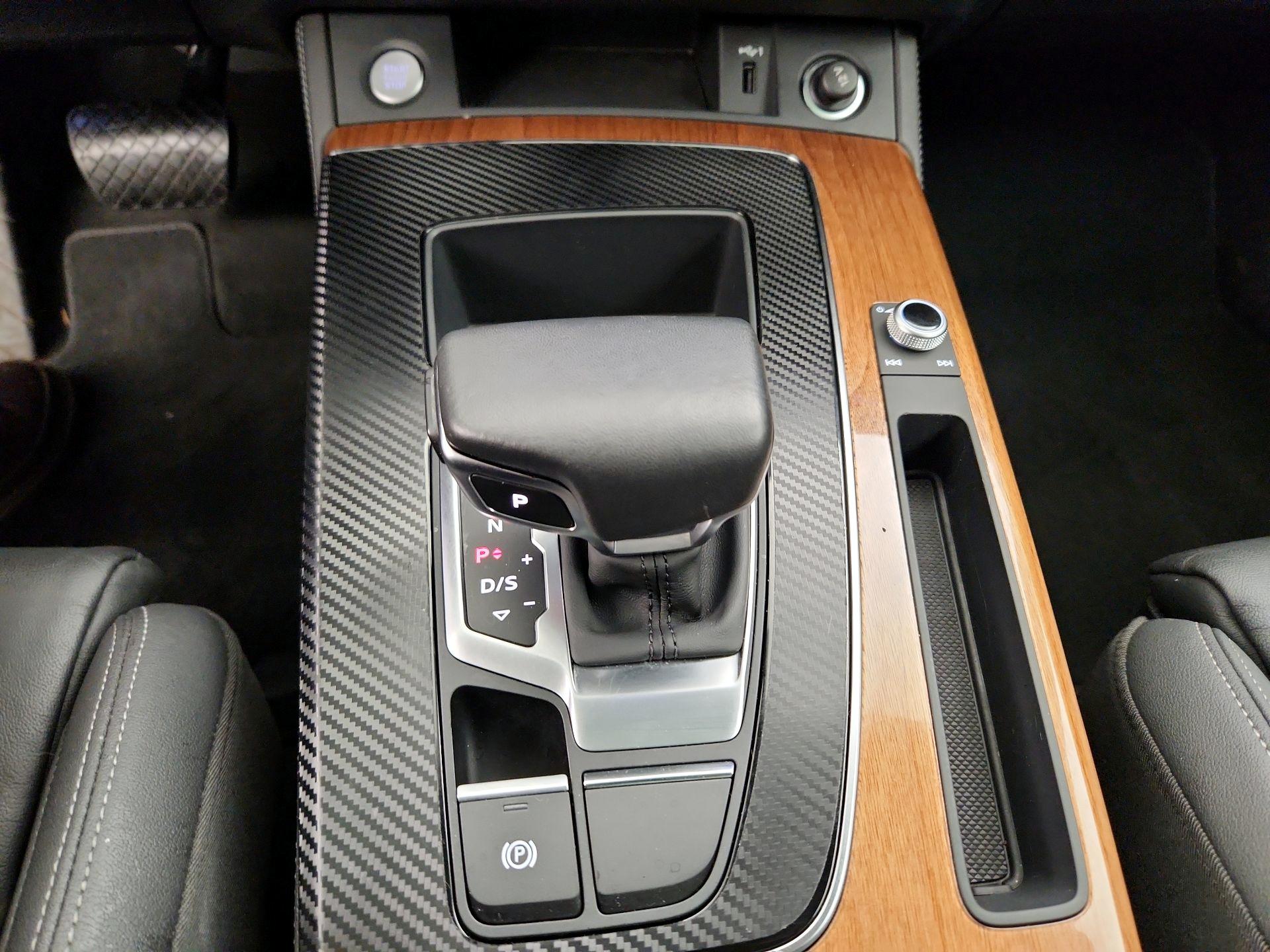 Thumbnail: 2022 Audi Q5 - 18