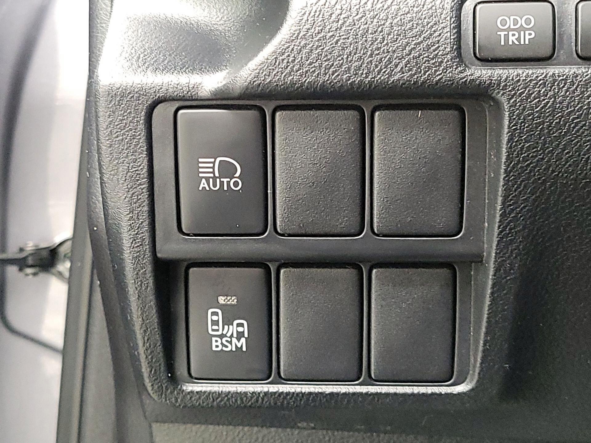 Thumbnail: 2019 Lexus IS - 13