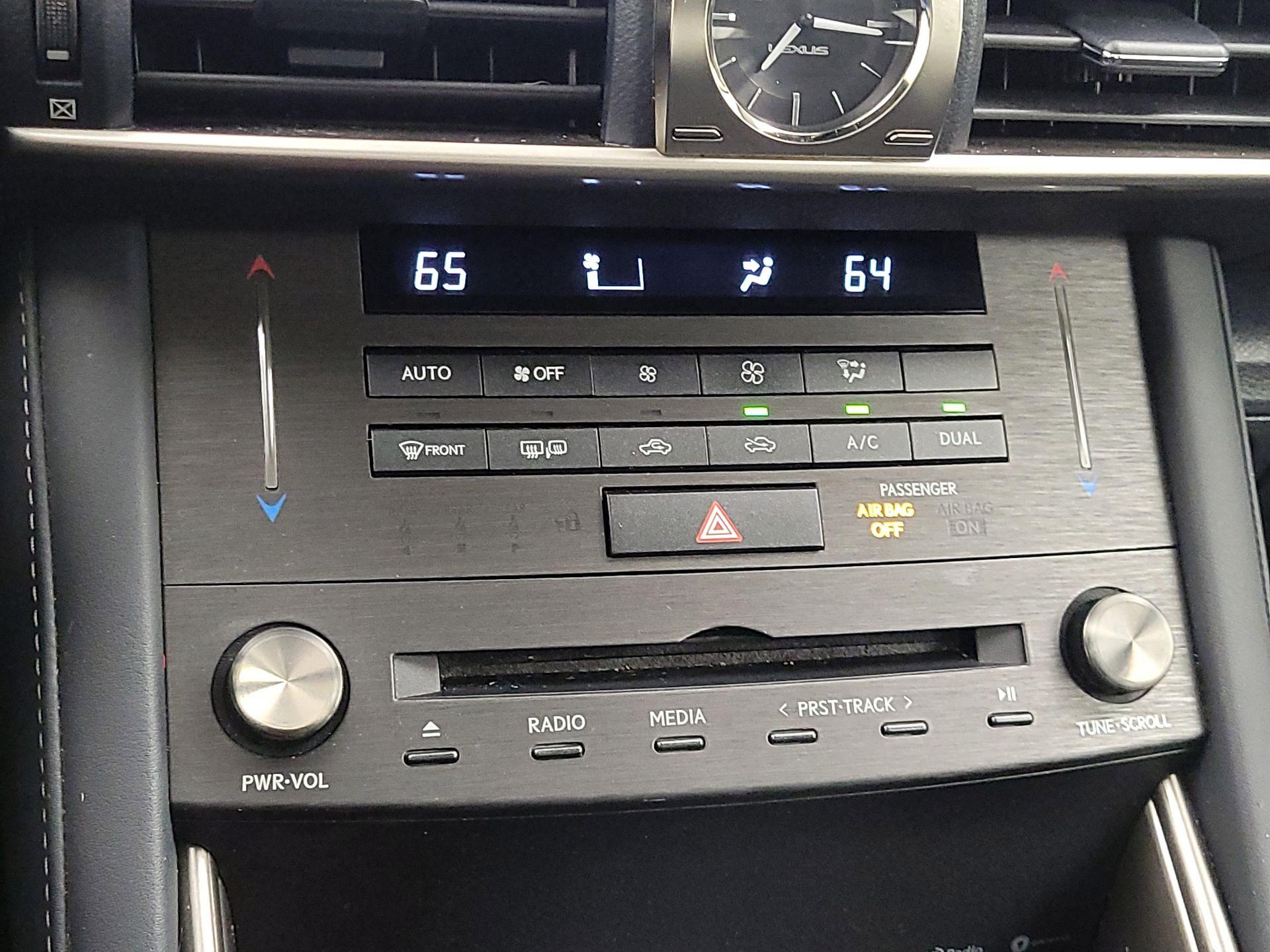 Thumbnail: 2019 Lexus IS - 17