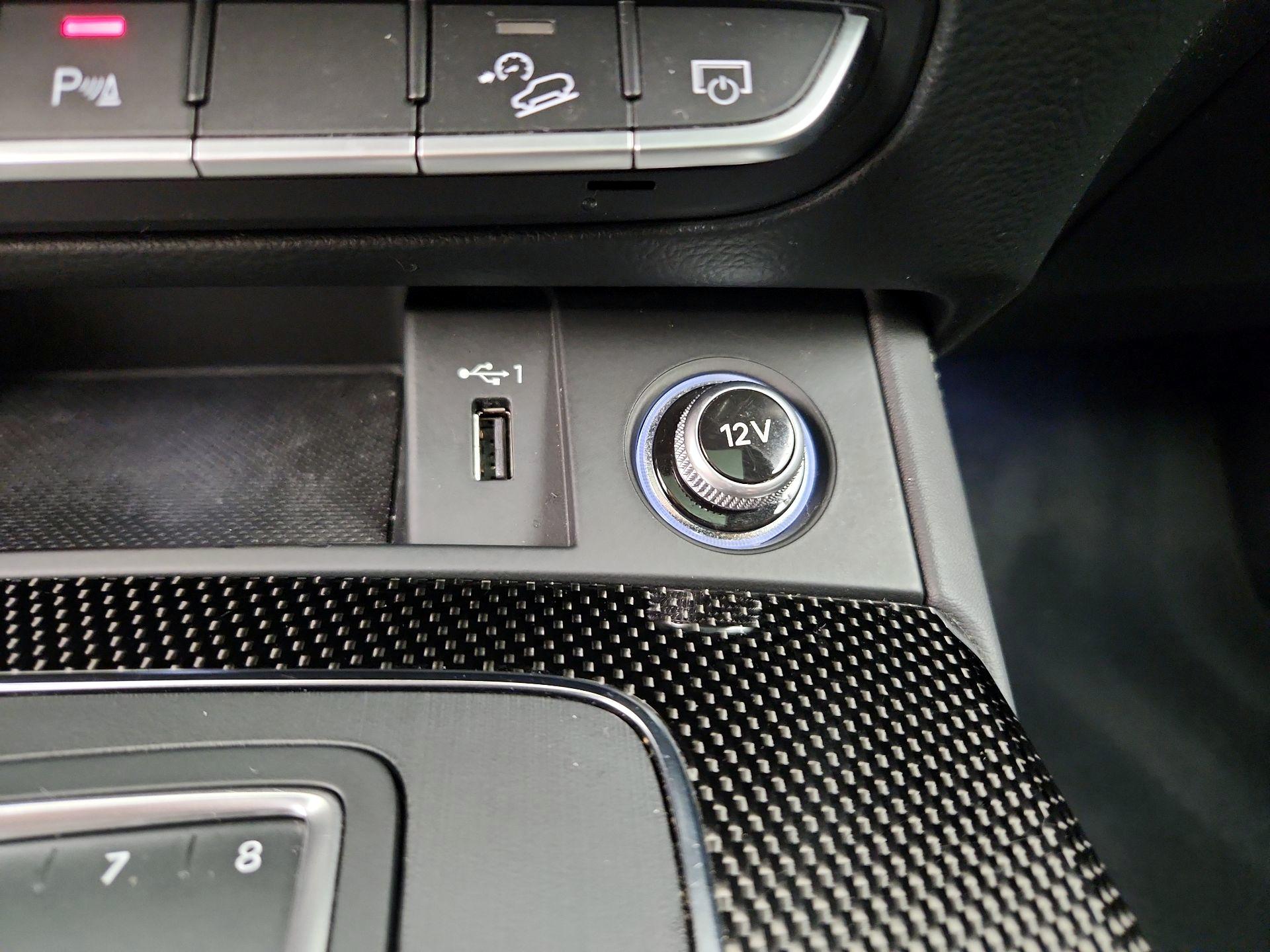 Thumbnail: 2020 Audi SQ5 - 19