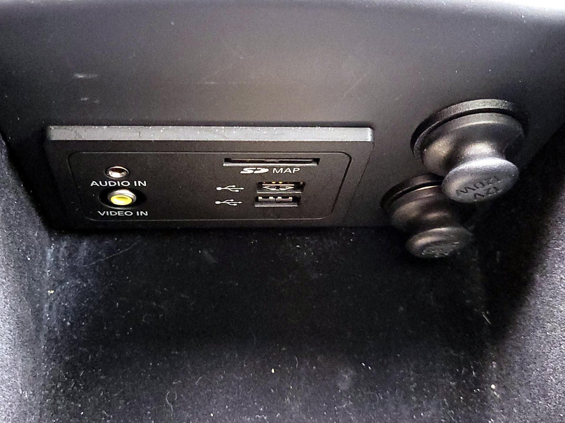 Thumbnail: 2015 INFINITI Q50 - 19