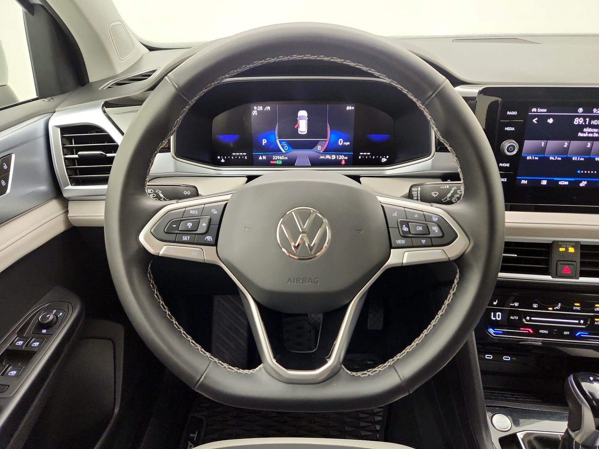 Thumbnail: 2025 Volkswagen Taos - 10