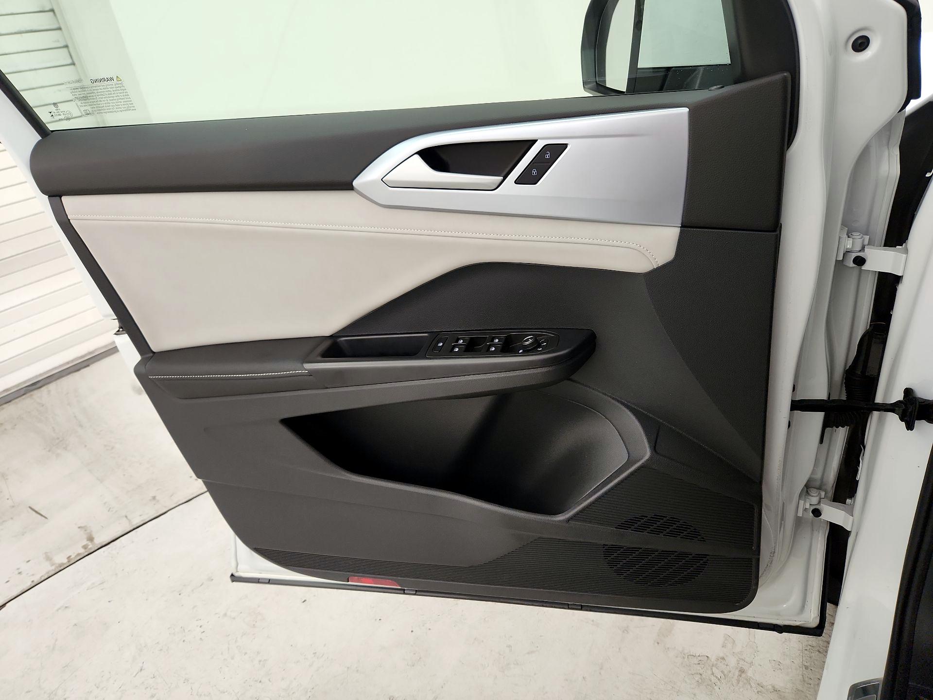 Thumbnail: 2025 Volkswagen Taos - 12