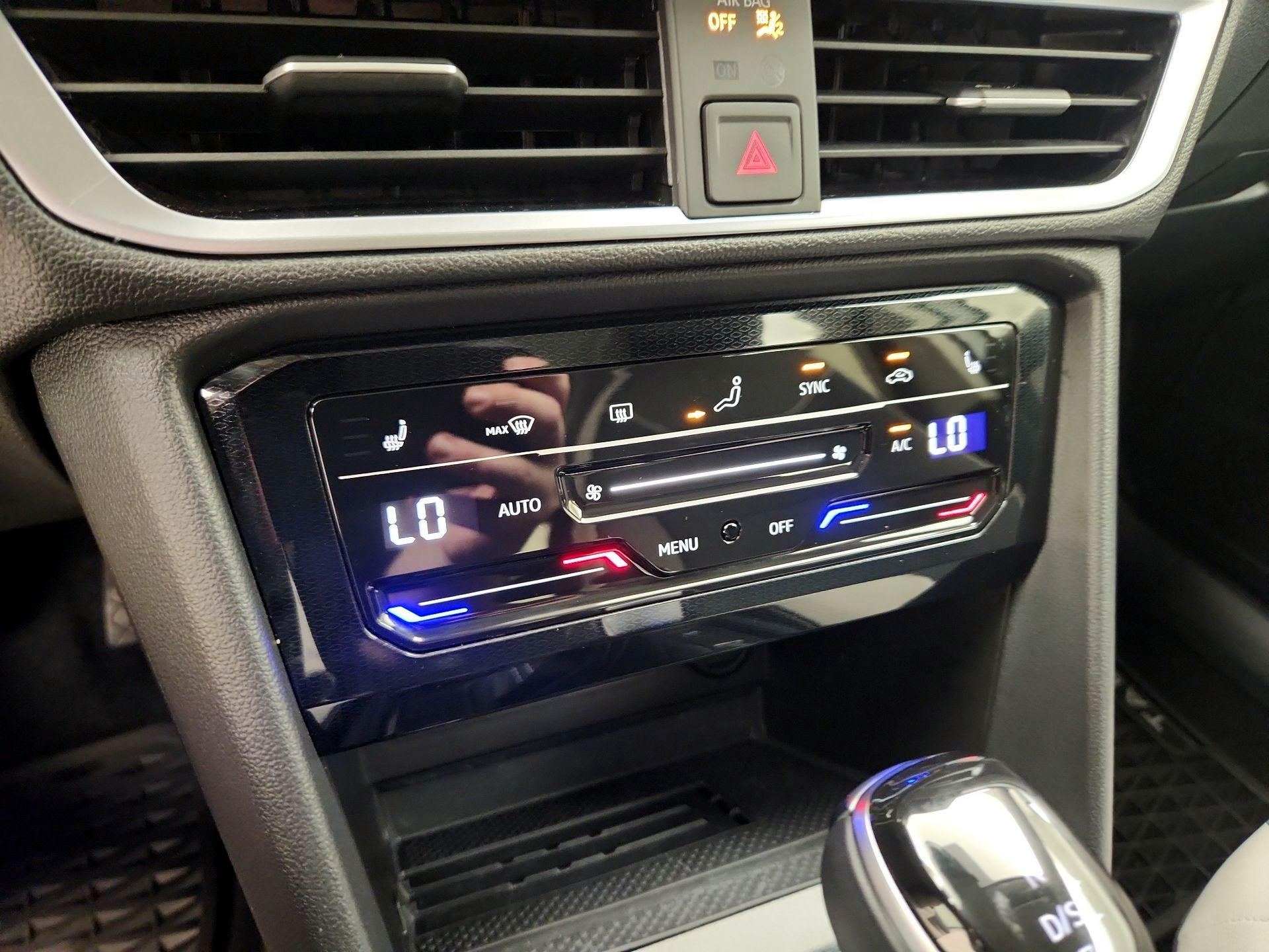 Thumbnail: 2025 Volkswagen Taos - 16