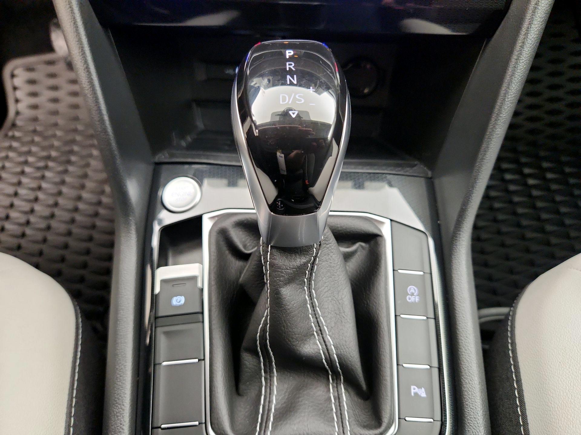 Thumbnail: 2025 Volkswagen Taos - 17