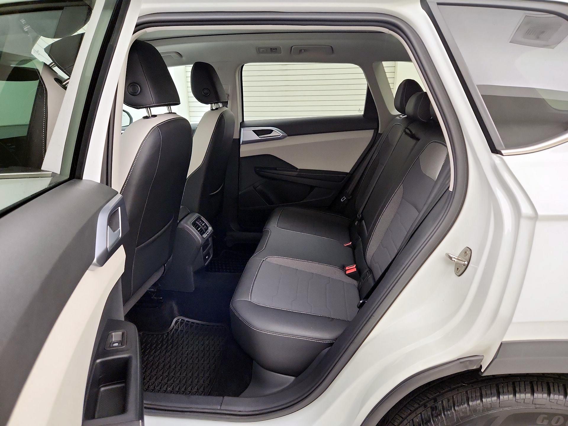 Thumbnail: 2025 Volkswagen Taos - 20