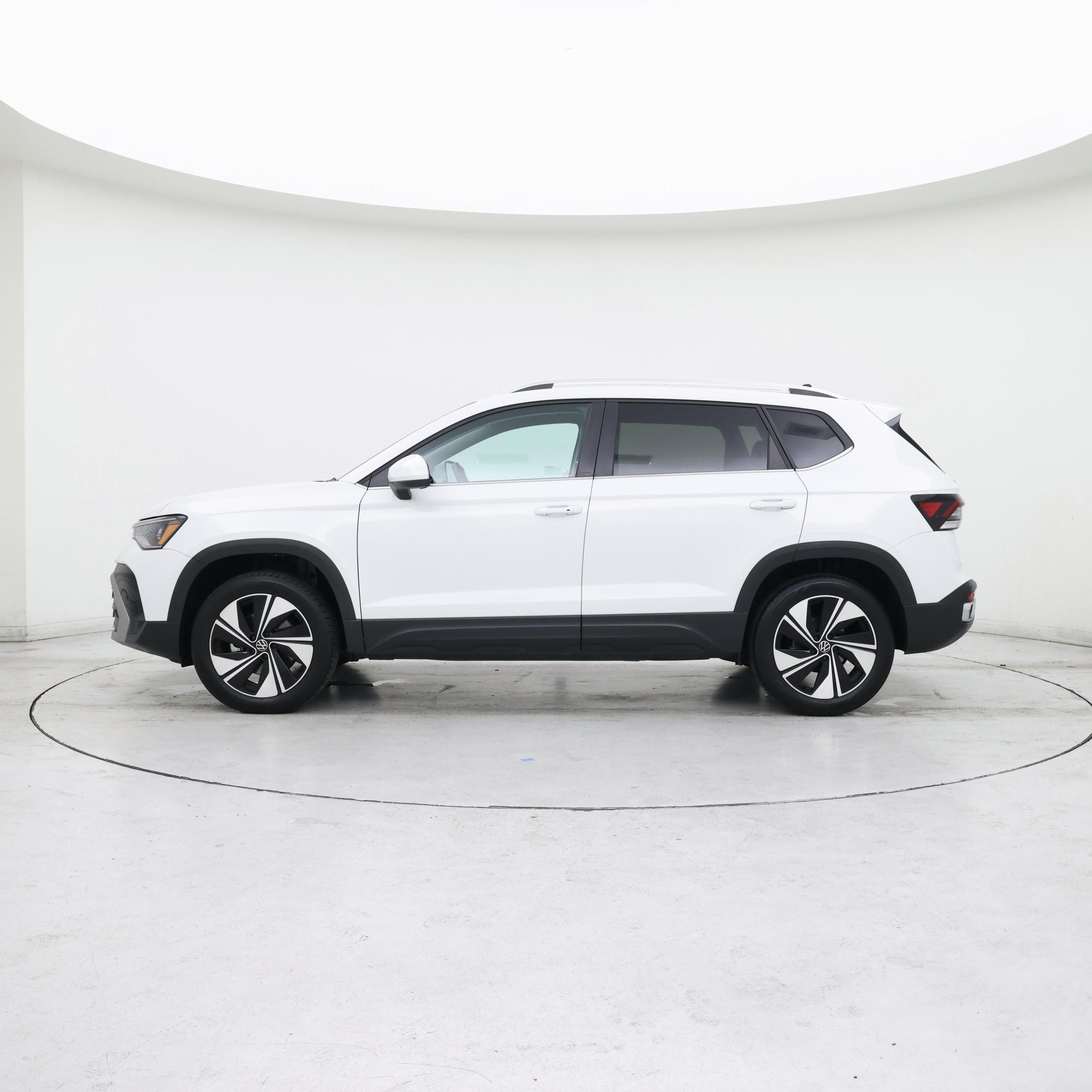 Thumbnail: 2025 Volkswagen Taos - 3