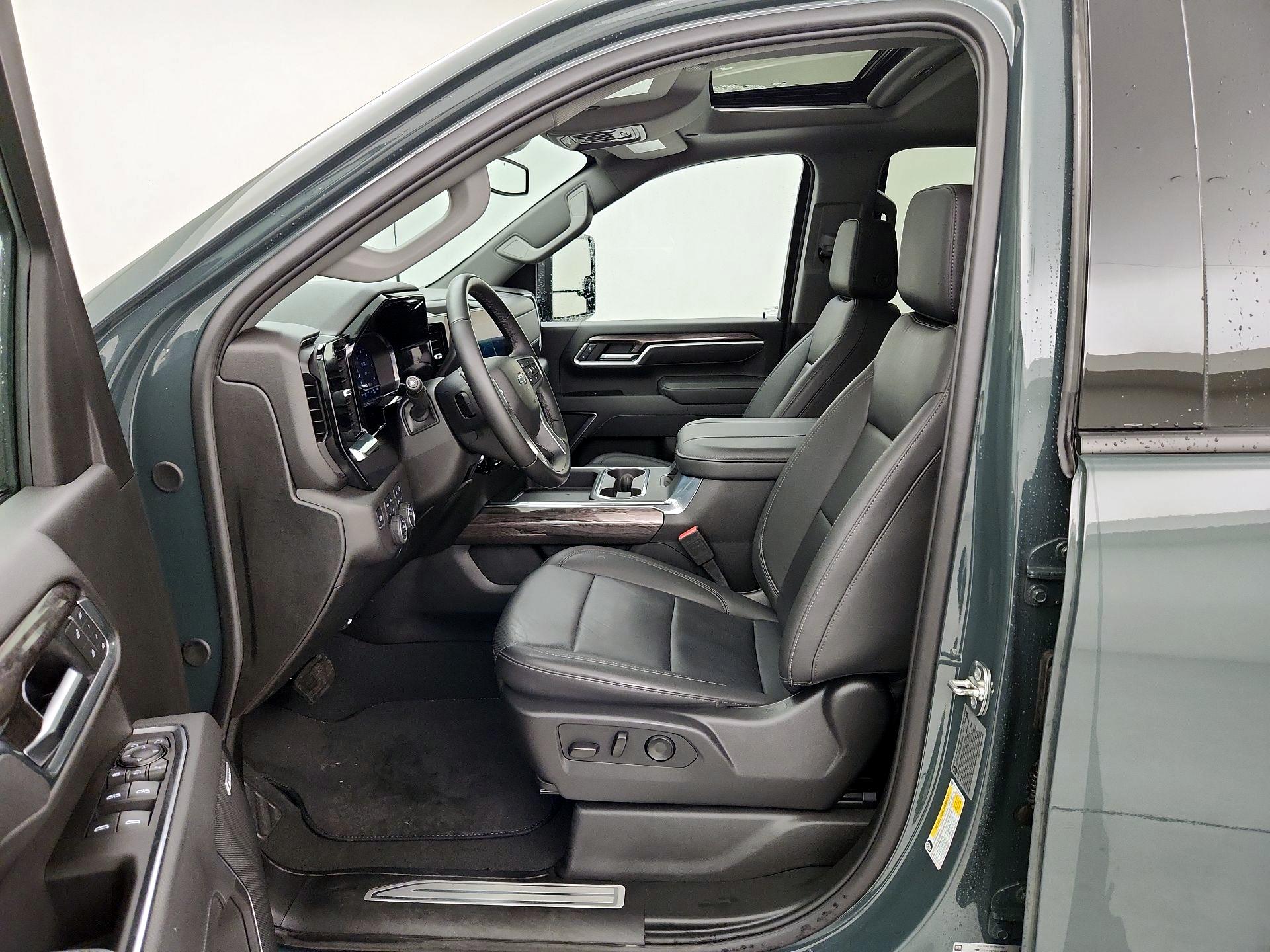 Thumbnail: 2025 Chevrolet Silverado 2500 - 11