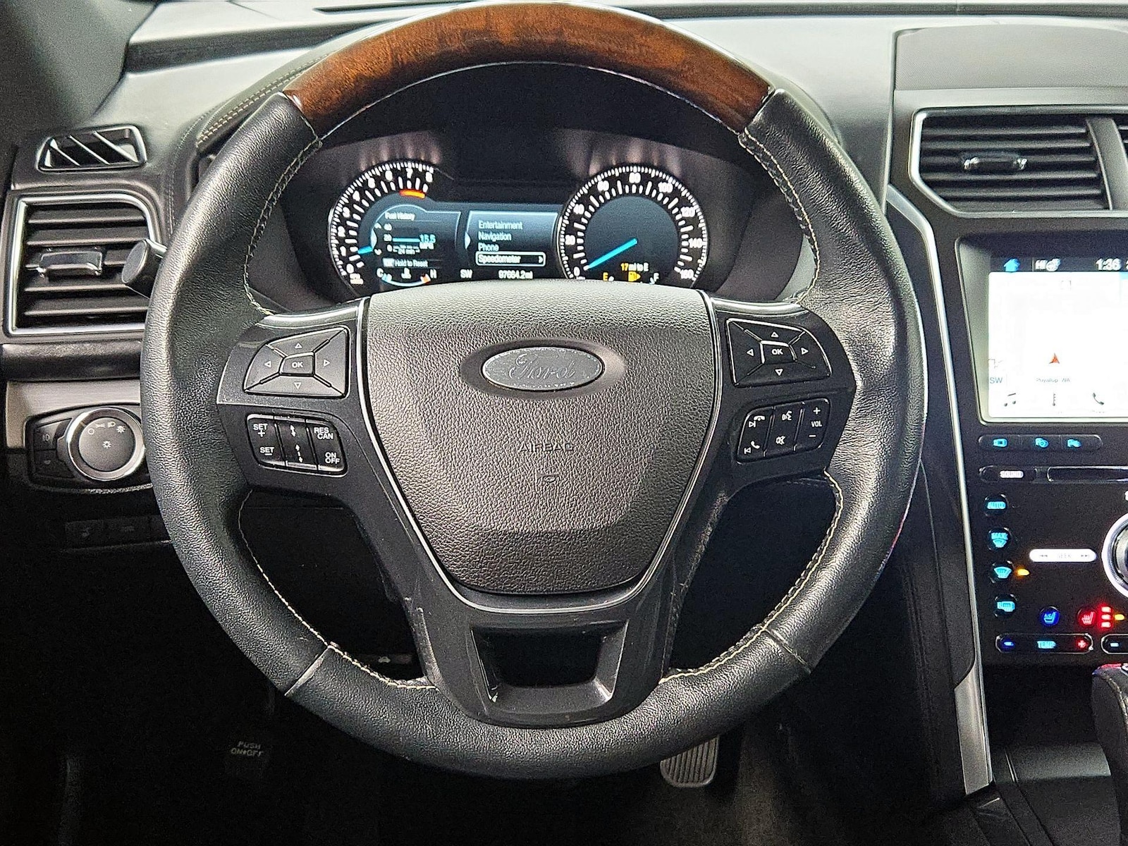 2018 Ford Explorer Platinum - Photo 11