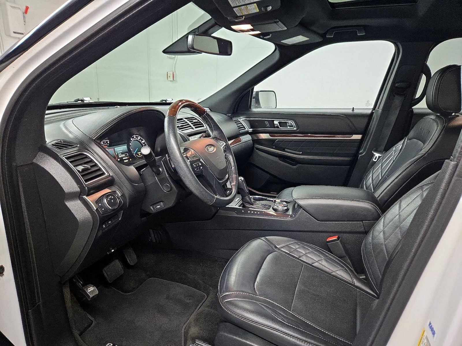 2018 Ford Explorer Platinum - Photo 12