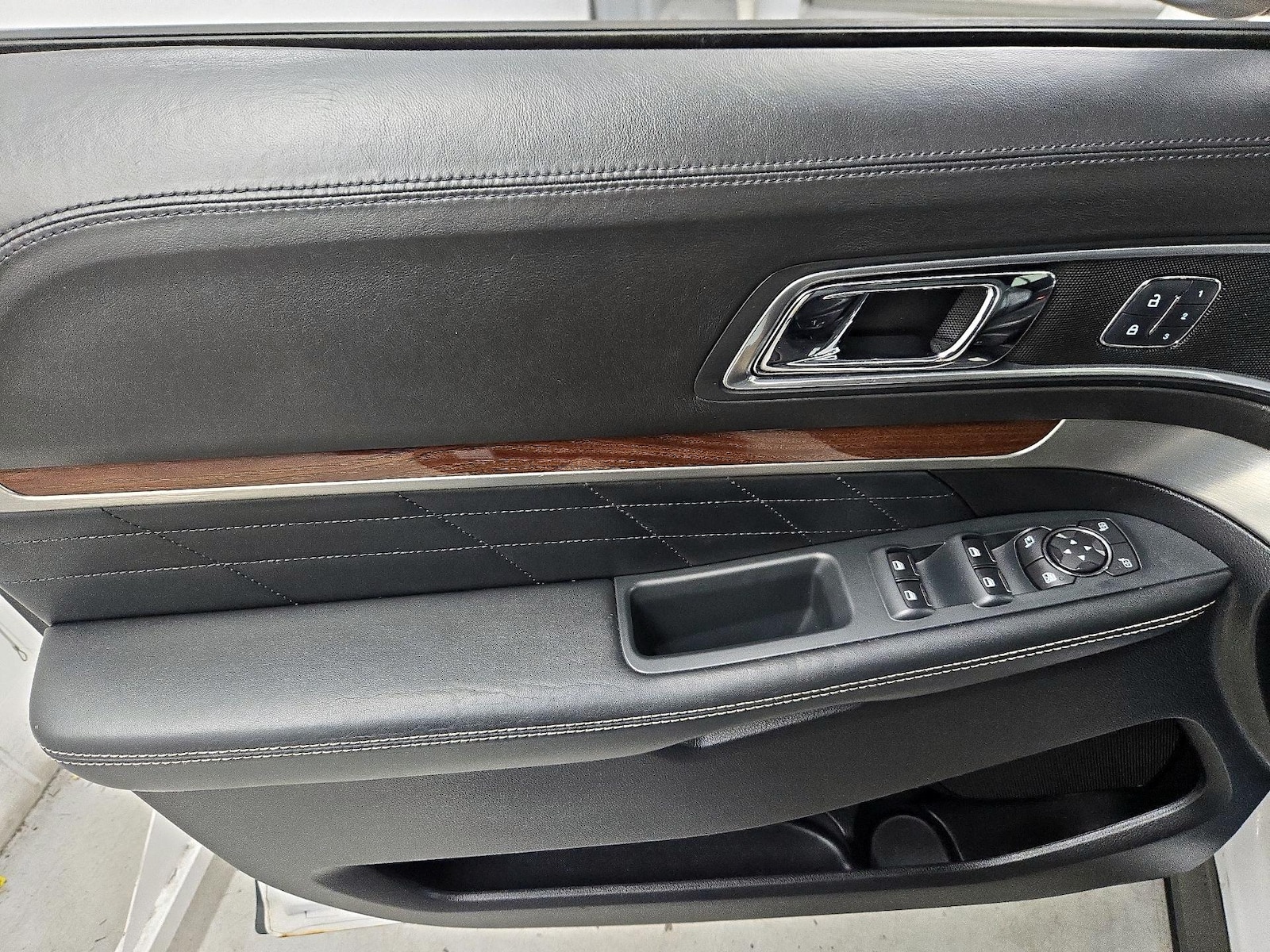 2018 Ford Explorer Platinum - Photo 13