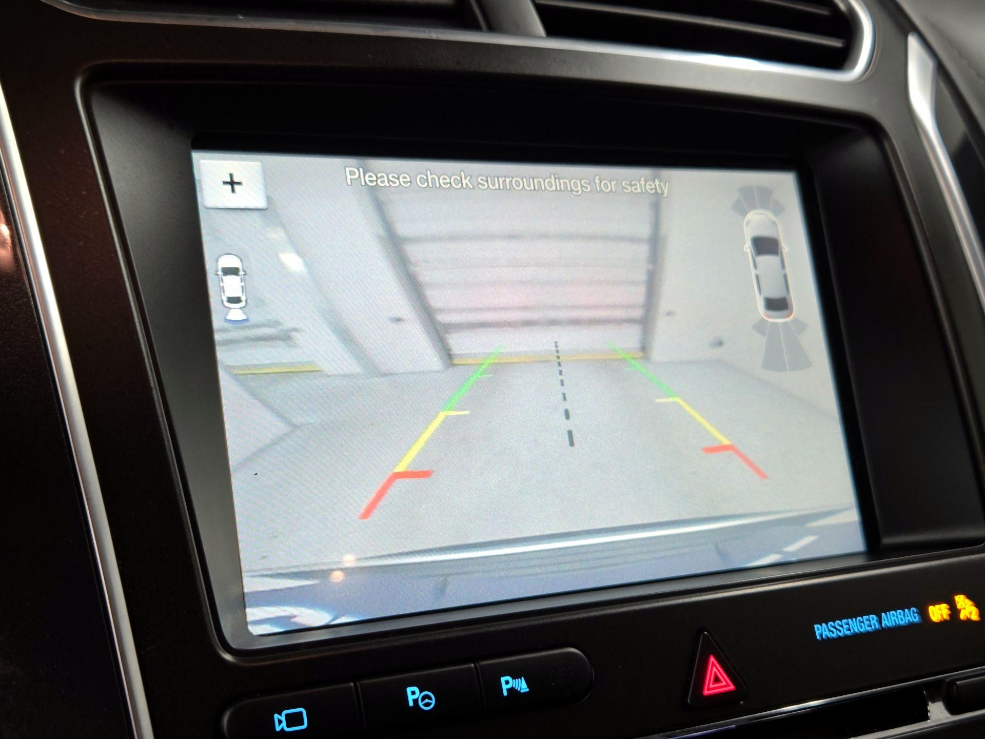 Thumbnail: 2018 Ford Explorer - 15