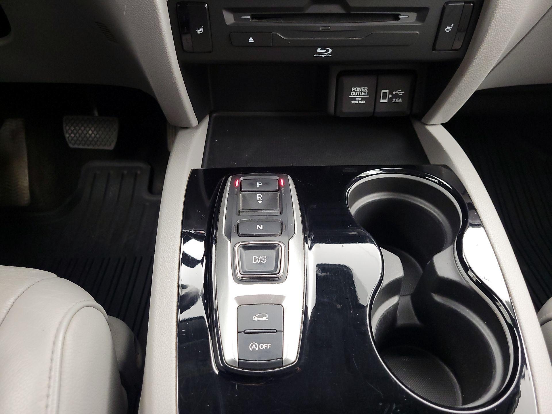 Thumbnail: 2019 Honda Pilot - 18