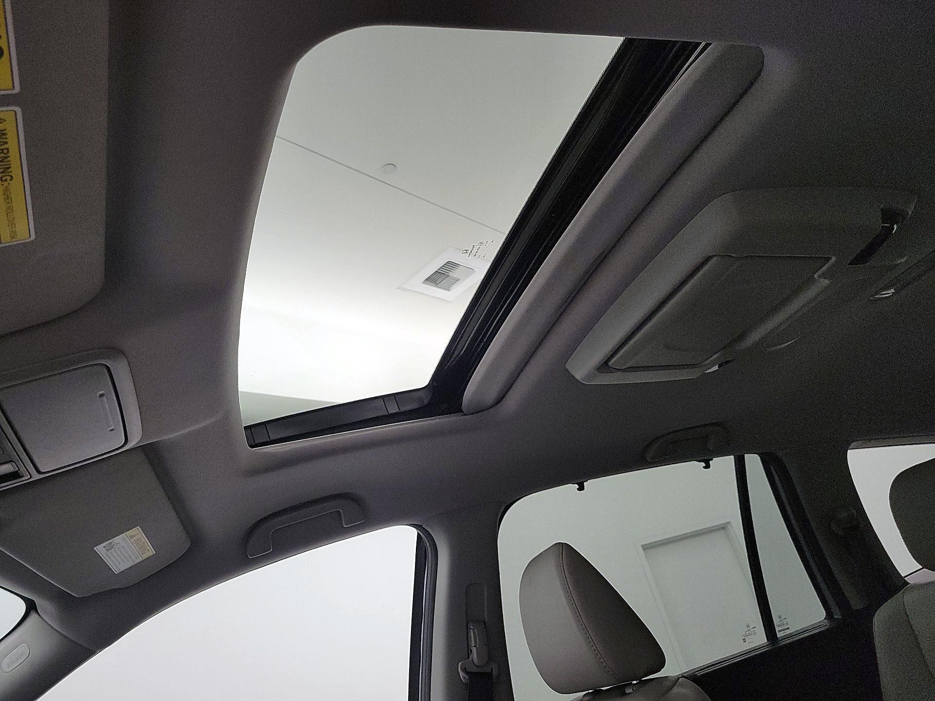 Thumbnail: 2019 Honda Pilot - 20