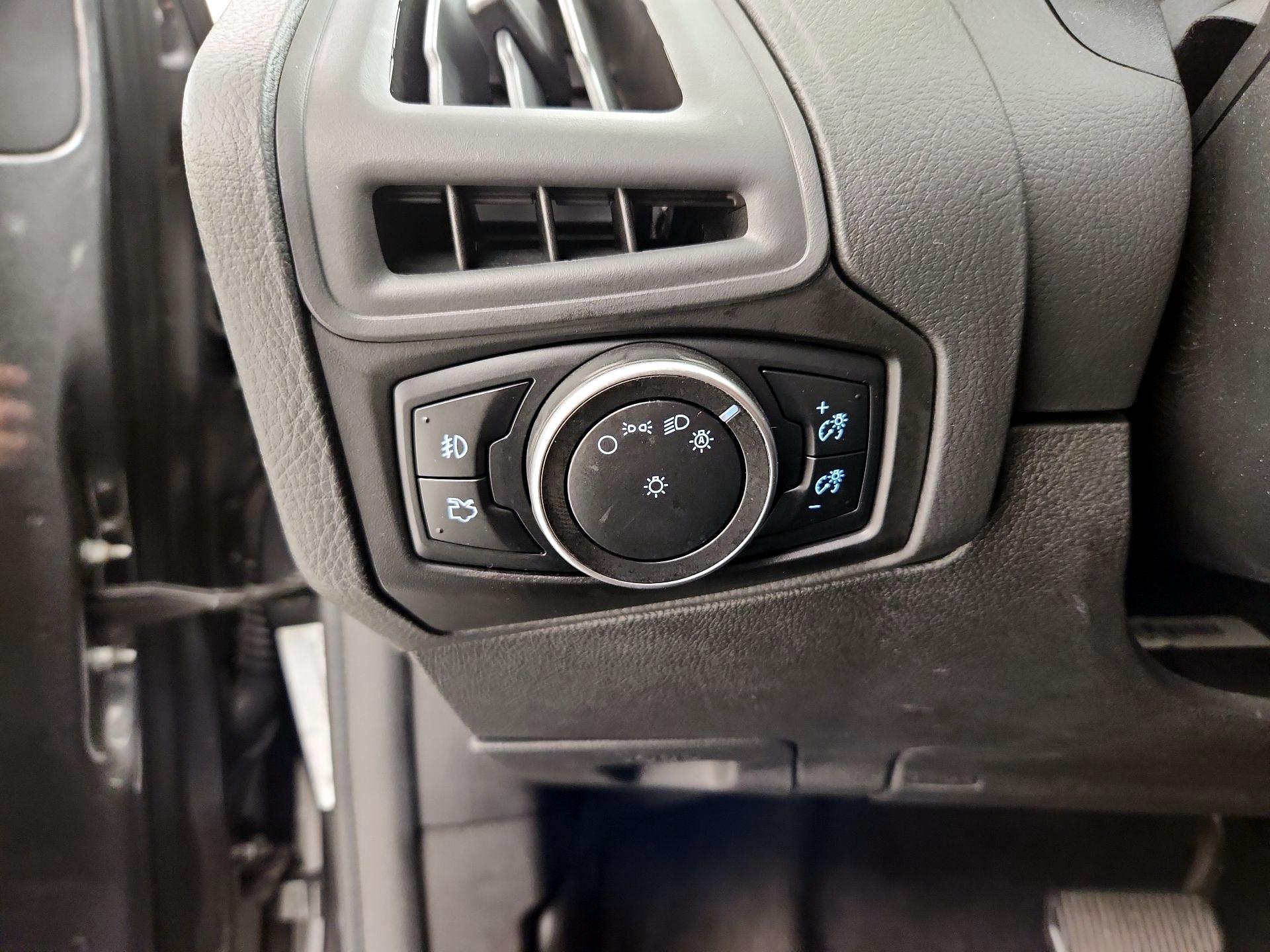 Thumbnail: 2017 Ford Focus - 13