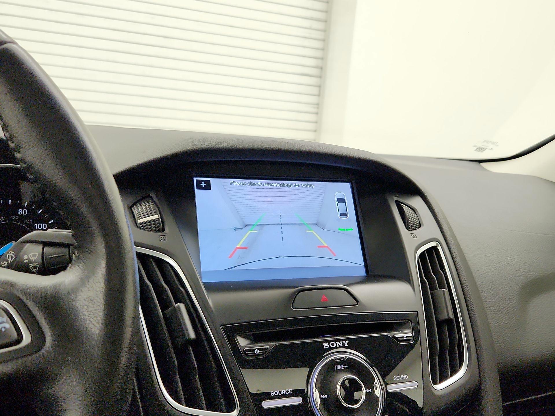 Thumbnail: 2017 Ford Focus - 15