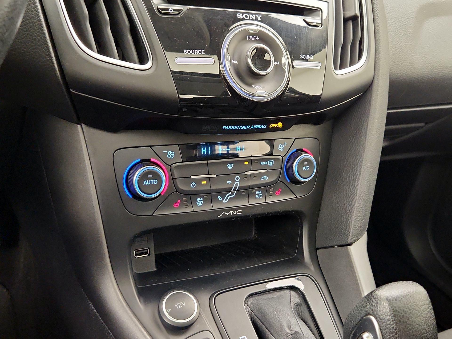 Thumbnail: 2017 Ford Focus - 17