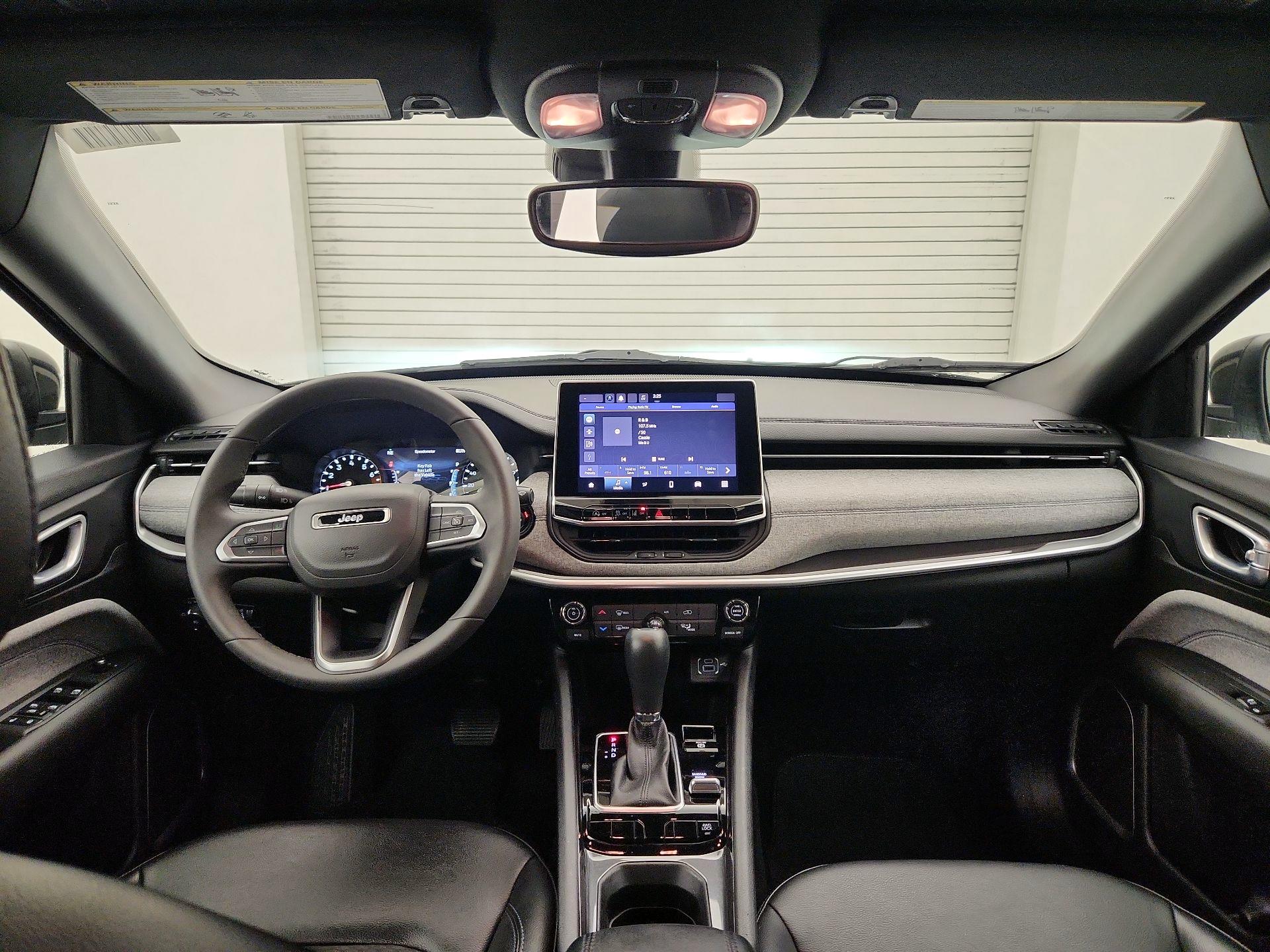 Thumbnail: 2023 Jeep Compass - 9