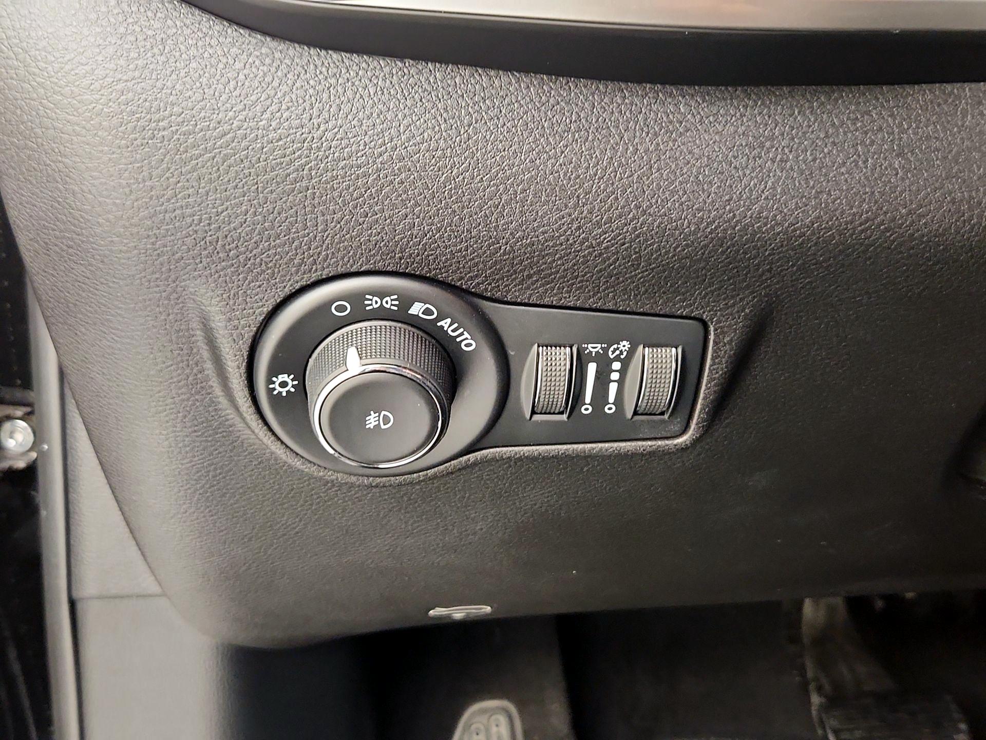 Thumbnail: 2023 Jeep Compass - 13