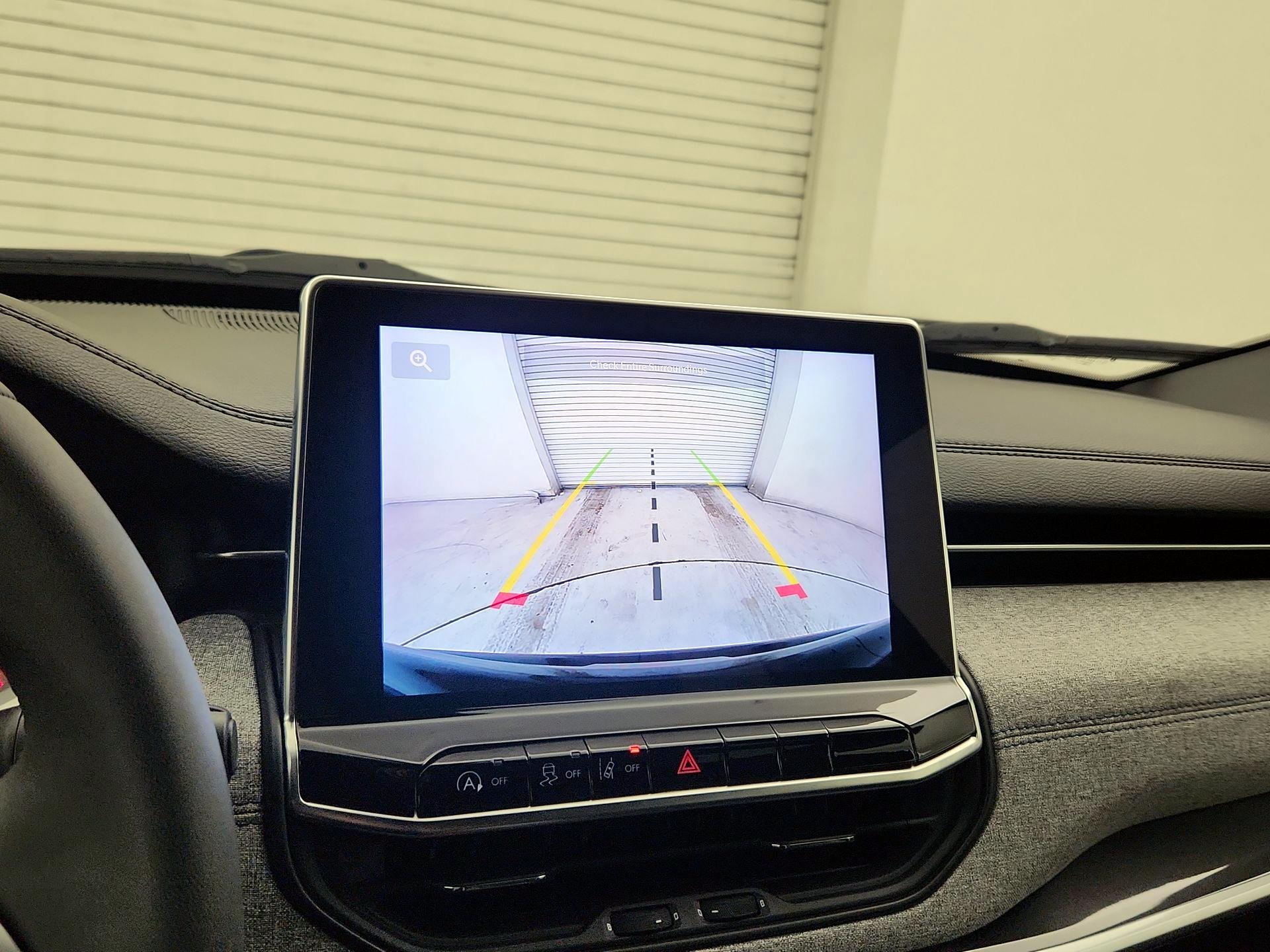 Thumbnail: 2023 Jeep Compass - 14