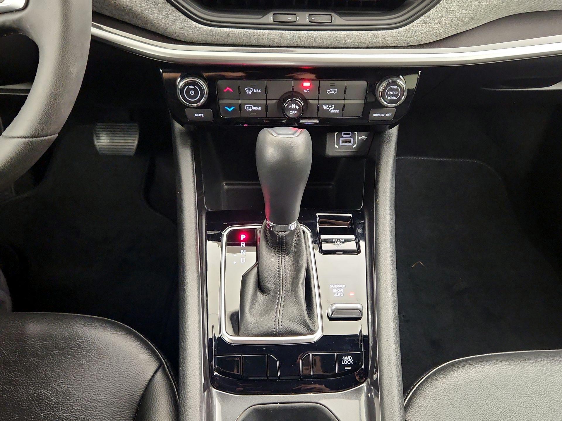 Thumbnail: 2023 Jeep Compass - 17