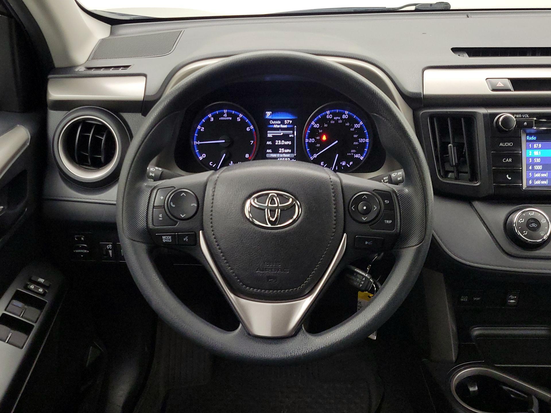 Thumbnail: 2018 Toyota RAV4 - 10