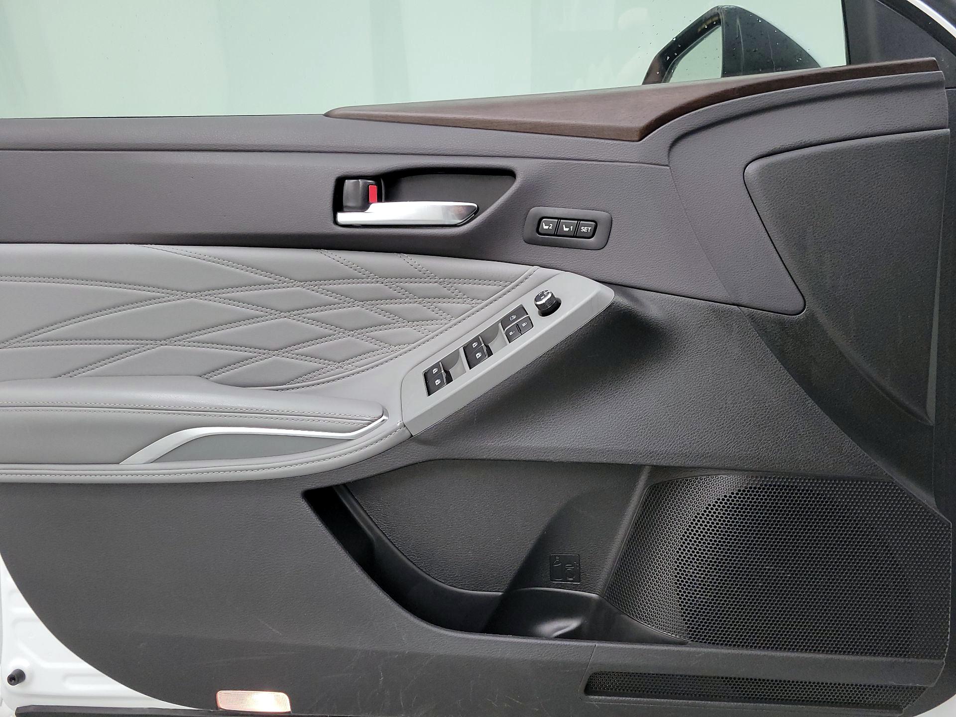 Thumbnail: 2021 Toyota Avalon - 12