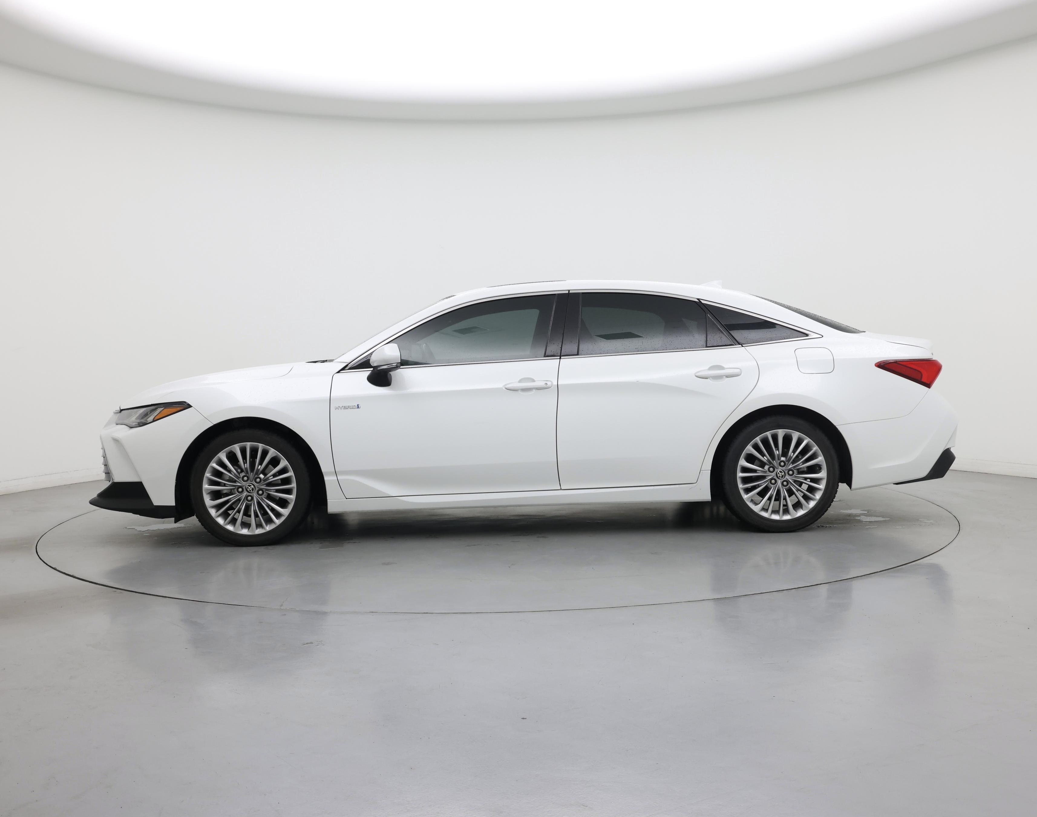 Thumbnail: 2021 Toyota Avalon - 3