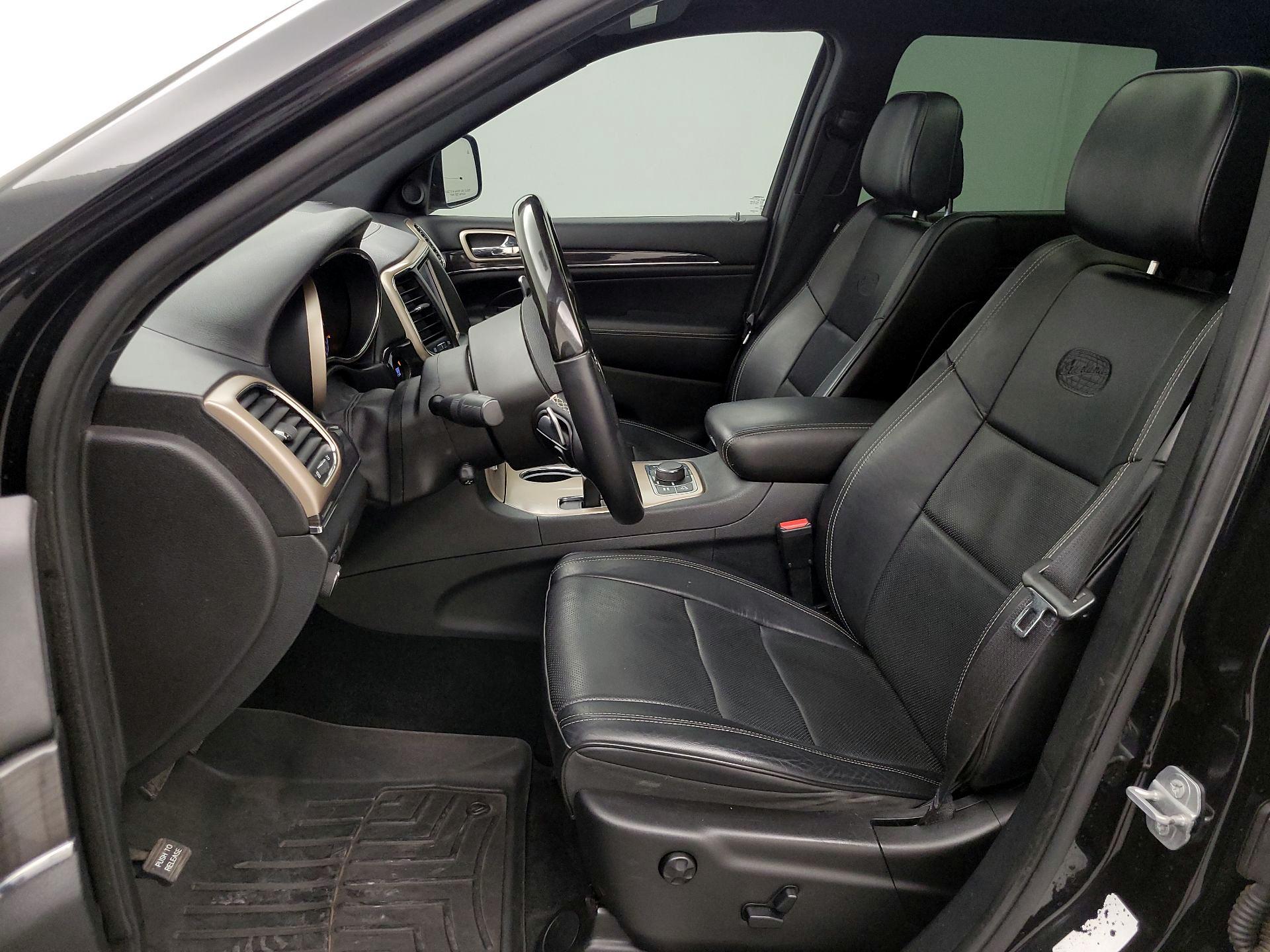 Thumbnail: 2015 Jeep Grand Cherokee - 11