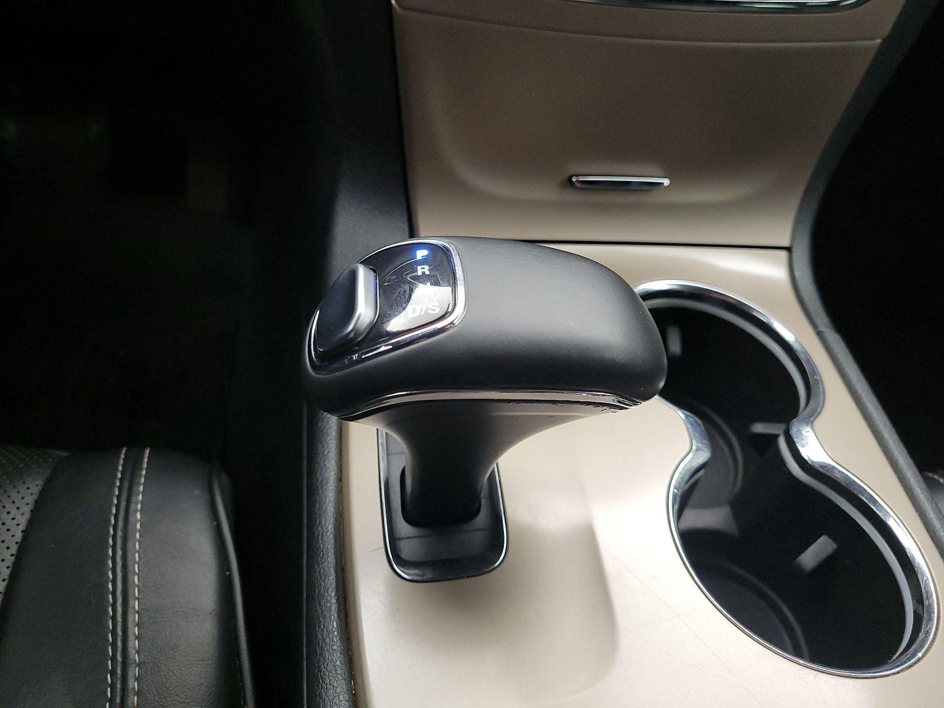 Thumbnail: 2015 Jeep Grand Cherokee - 18