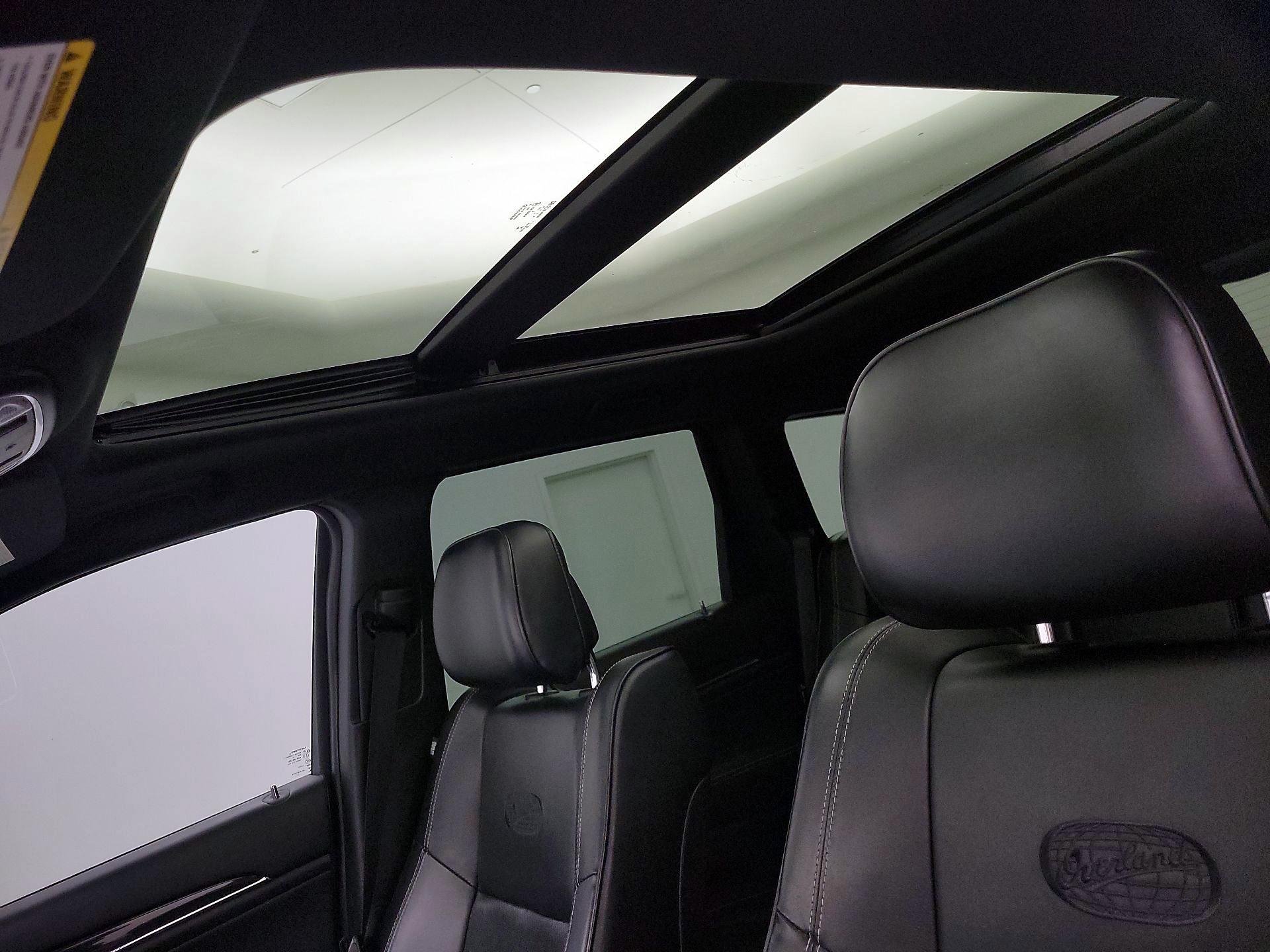 Thumbnail: 2015 Jeep Grand Cherokee - 20